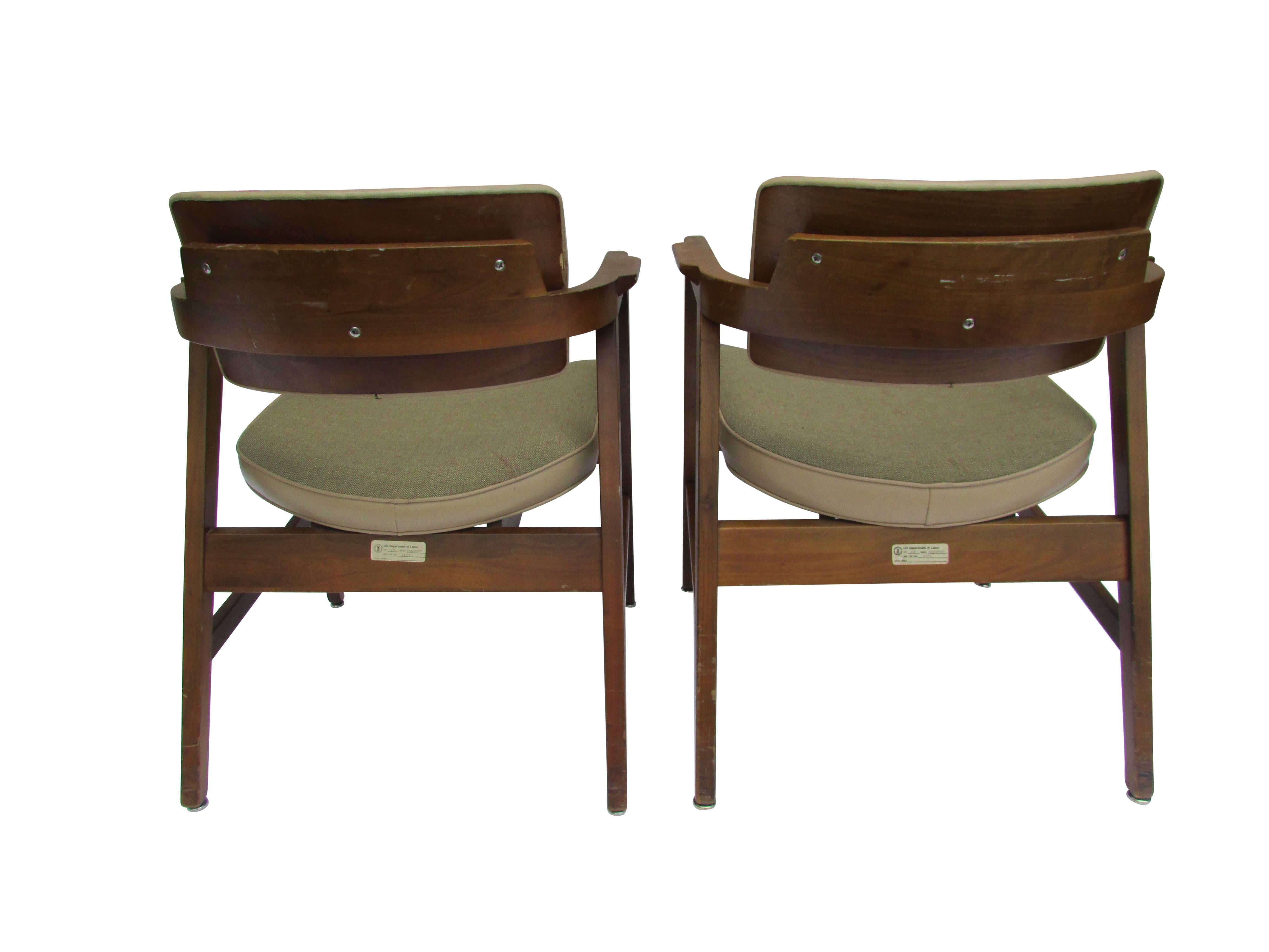 Pair of Walnut Armchairs by Gunlocke In Fair Condition In Seattle, WA