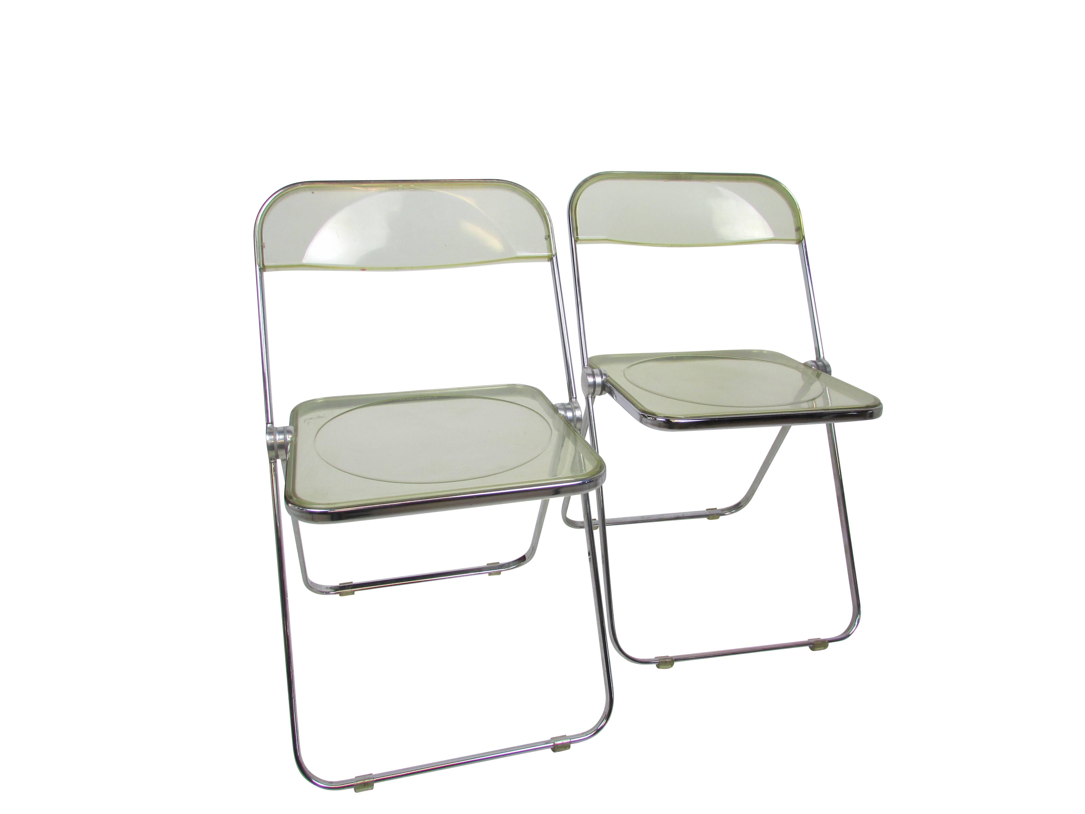 This is a pair of Midcentury Lucite acrylic ‘Plia’ folding chairs by Giancarlo Piretti for Castelli of Italy.