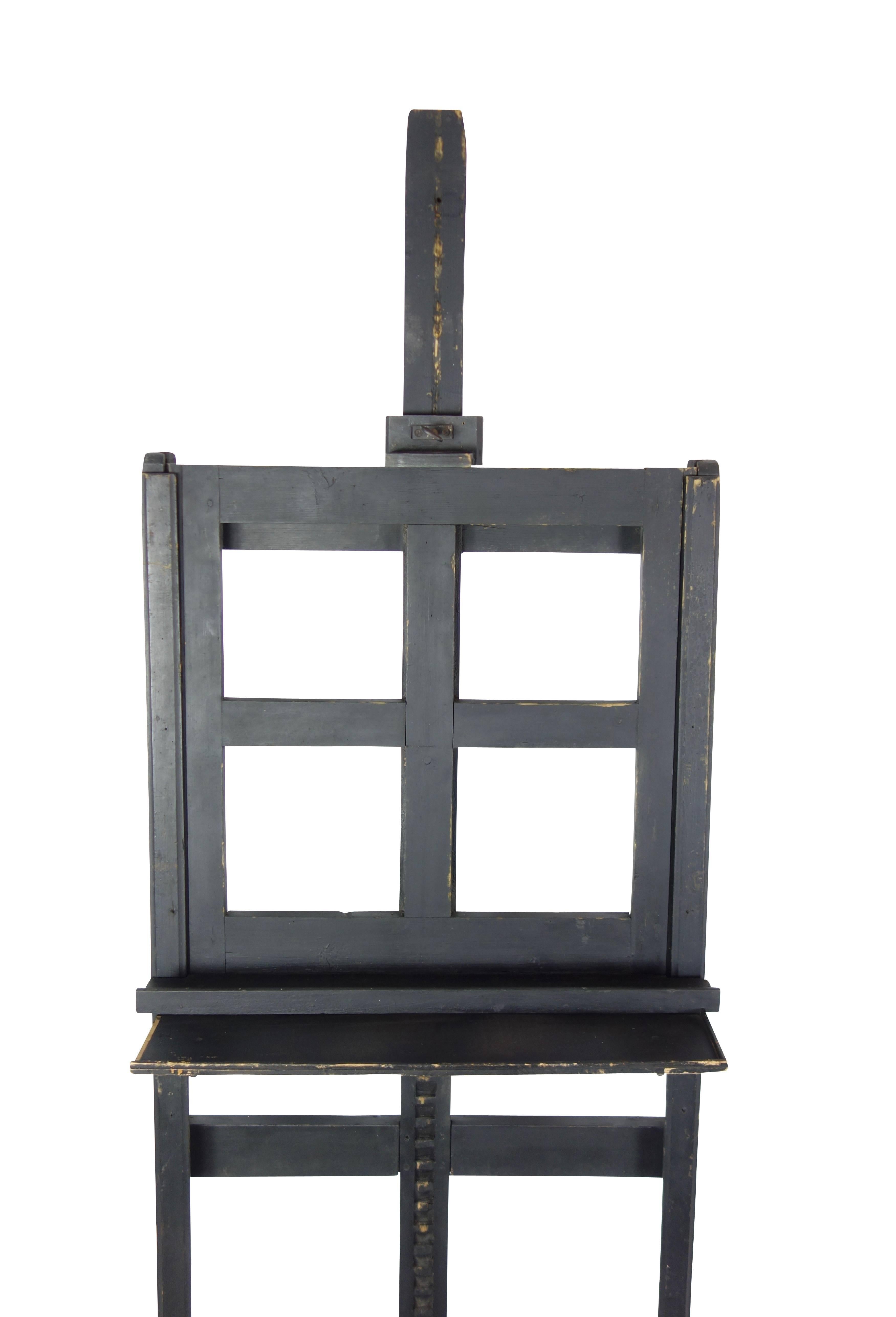 This is a single sided adjustable artists easel. Adjusts to a maximum height of 99