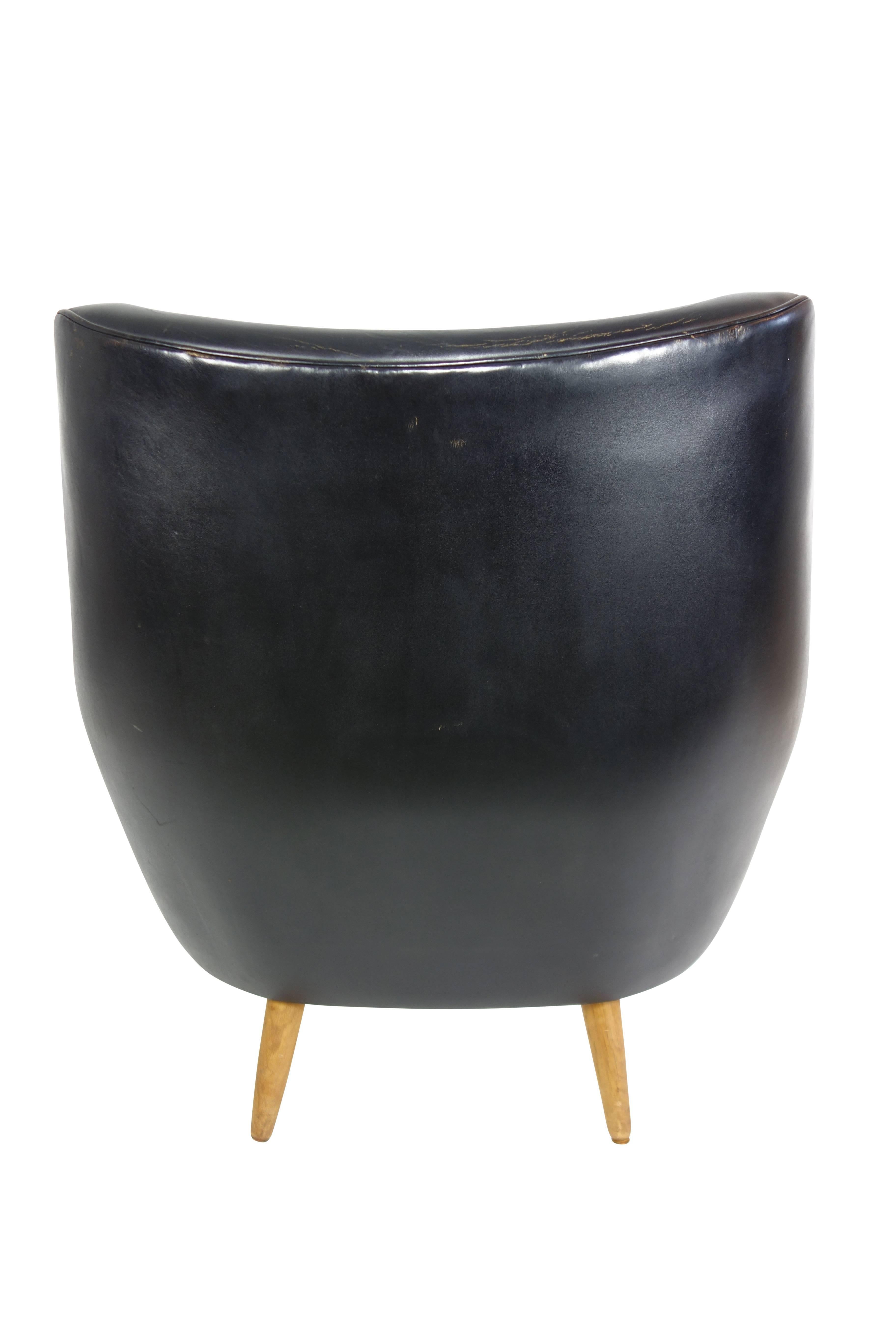 Black Leather Lounge Chair by Ib Kofod-Larsen 1