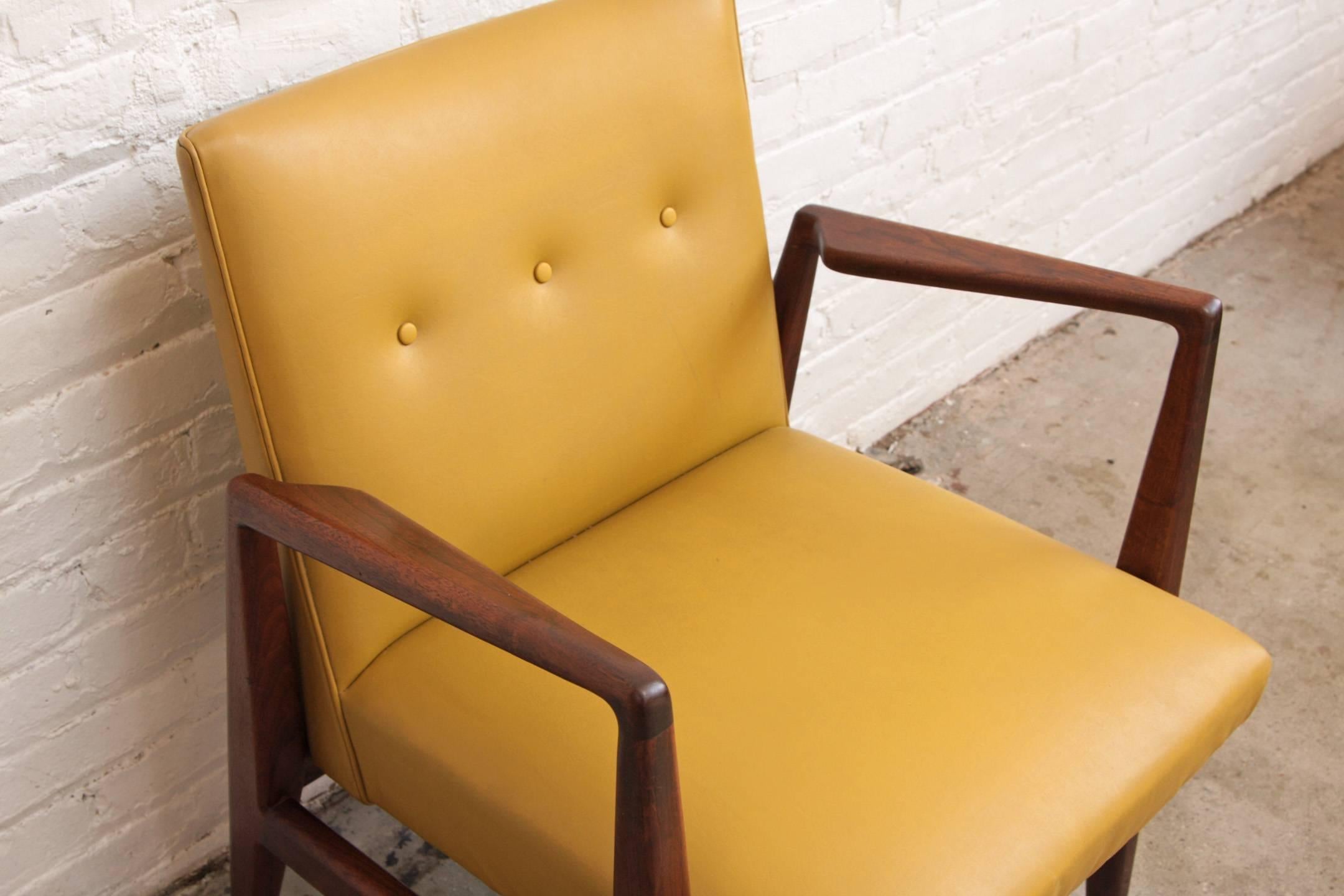 Jens Risom 1103 Walnut Armchair In Good Condition In Brooklyn, NY