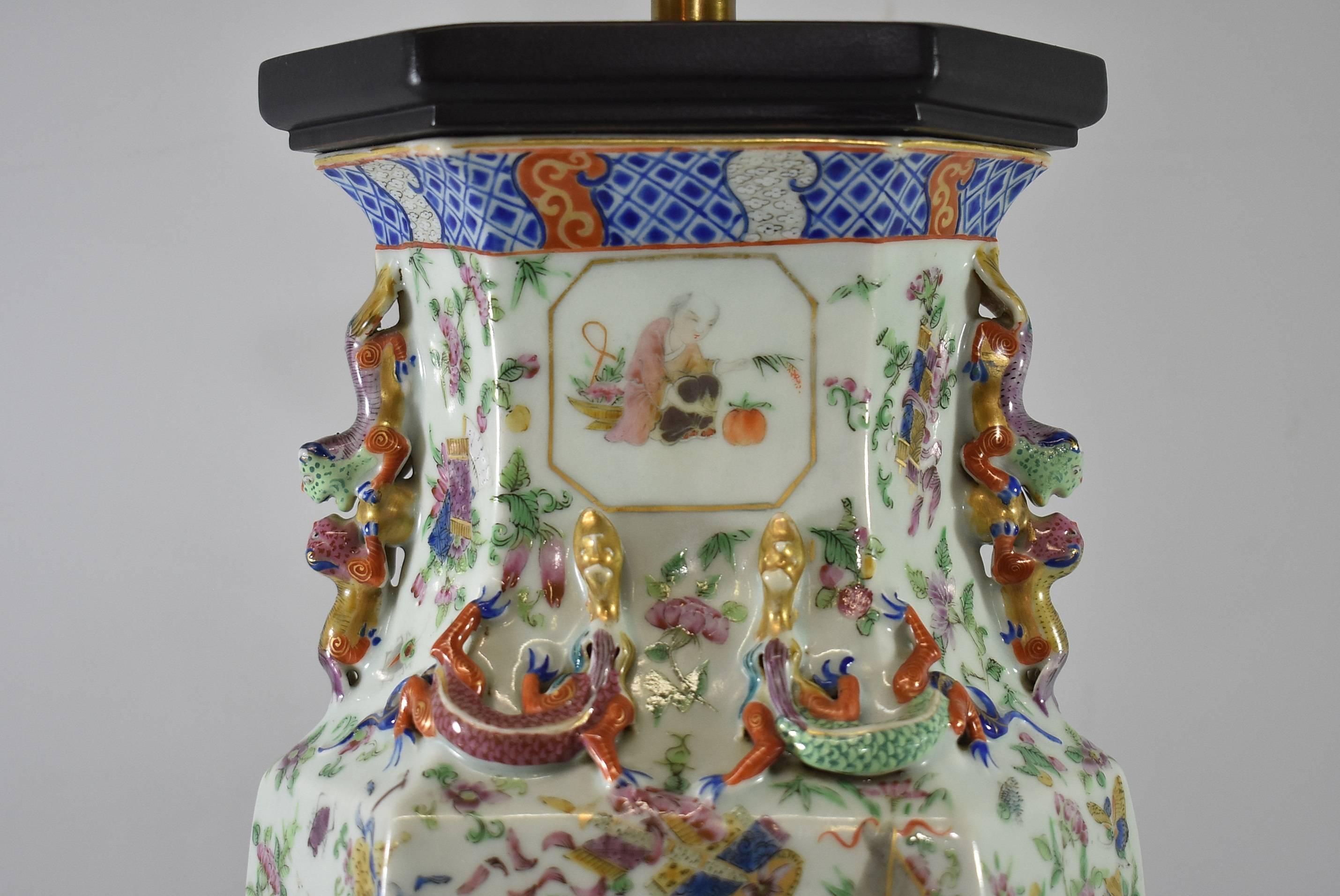 19th Century Chinese Famille Rose Medallion Table Lamp with Quartz Finial 2