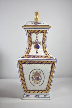 Tall Golden Foo Dog Covered Vases/Urns by Mottahedeh Reproduction Lowestoft Pair