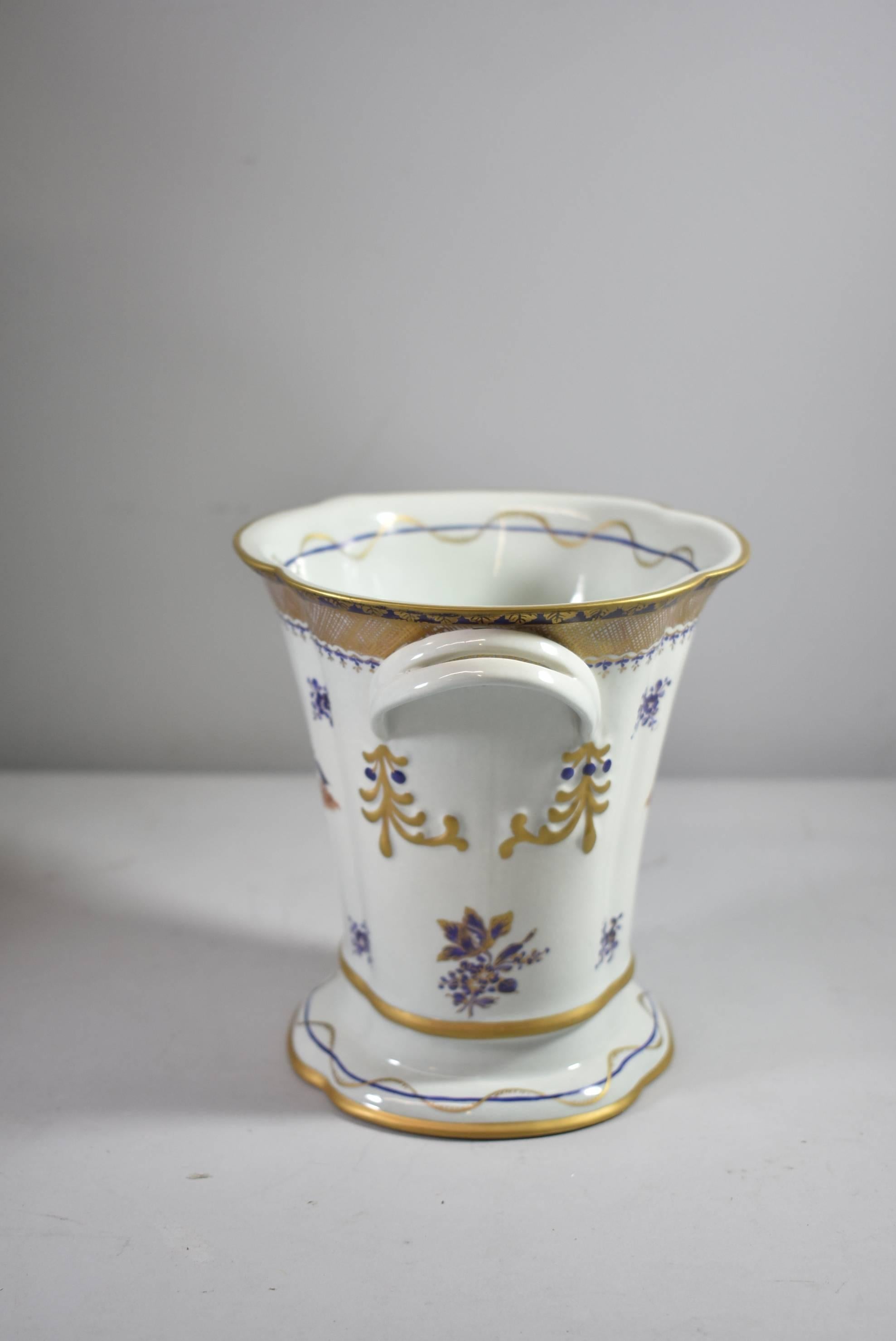Italian Lowestoft Reproduction Created by Mottahedeh Federal Eagle Porcelain Cachepot