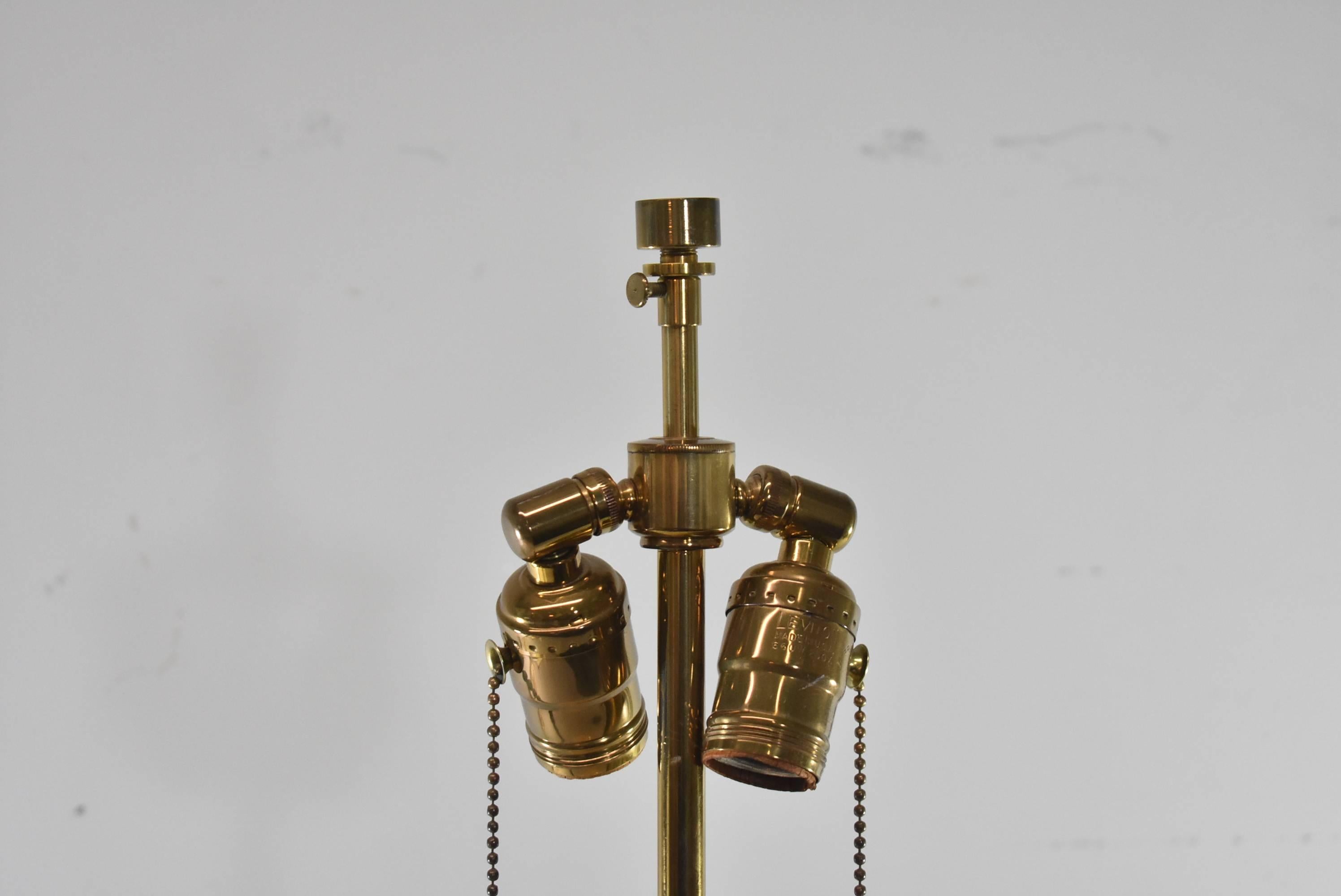 Mid-Century Modern Lampe de bureau moderne du milieu du siècle dernier avec abat-jour à cordes par Karl Springer en vente
