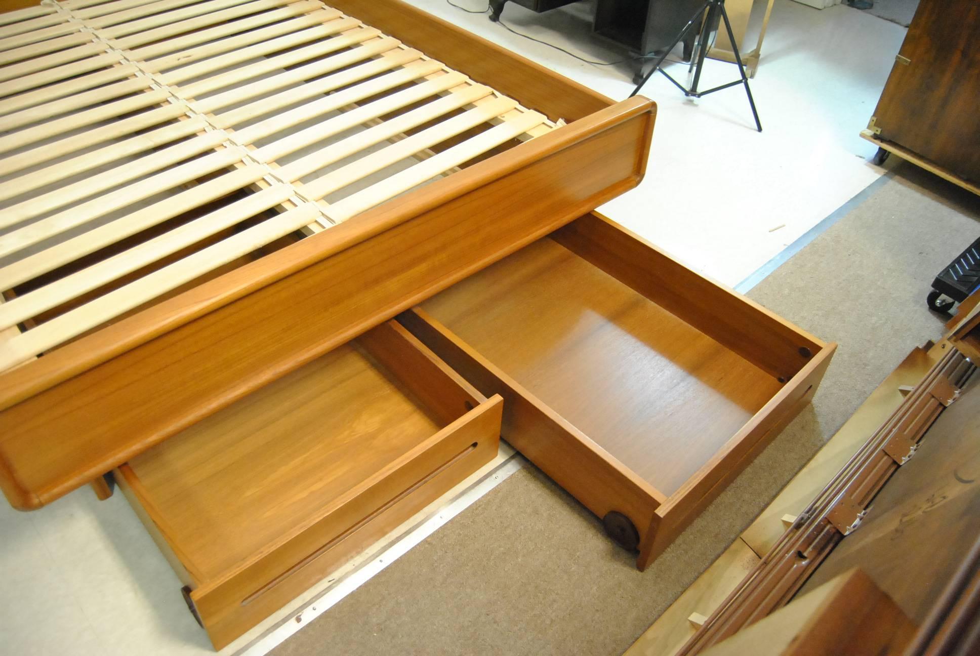 Teak Midcentury Queen Size Platform Bed with Nighstand by Sun Cabinet In Good Condition In Toledo, OH
