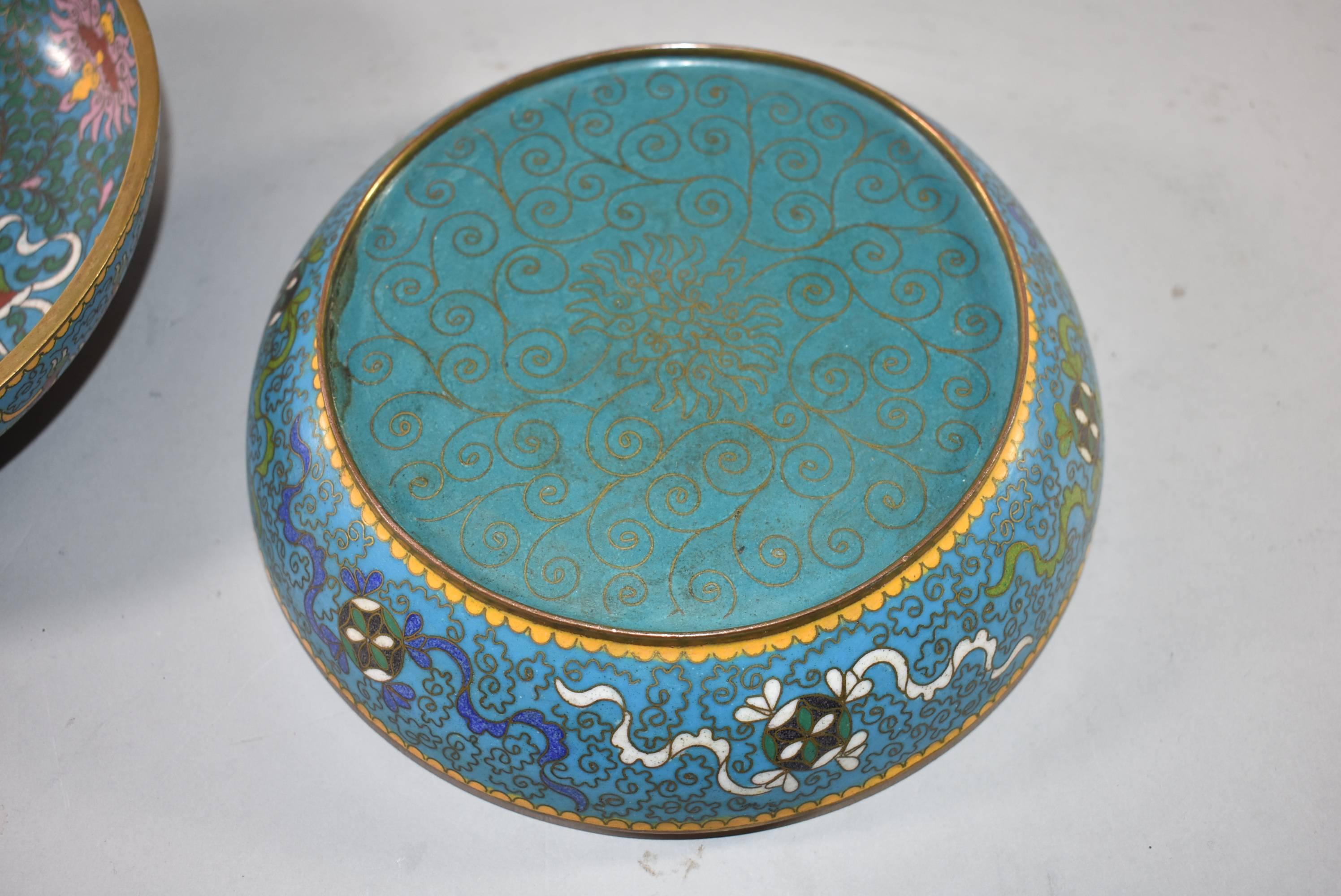 Antique Chinese Cloisonne Covered Bowl White Jade Medallion In Good Condition In Toledo, OH
