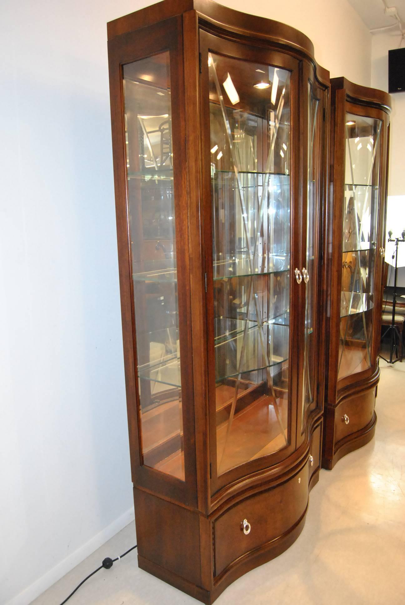 thomasville lighted curio cabinet