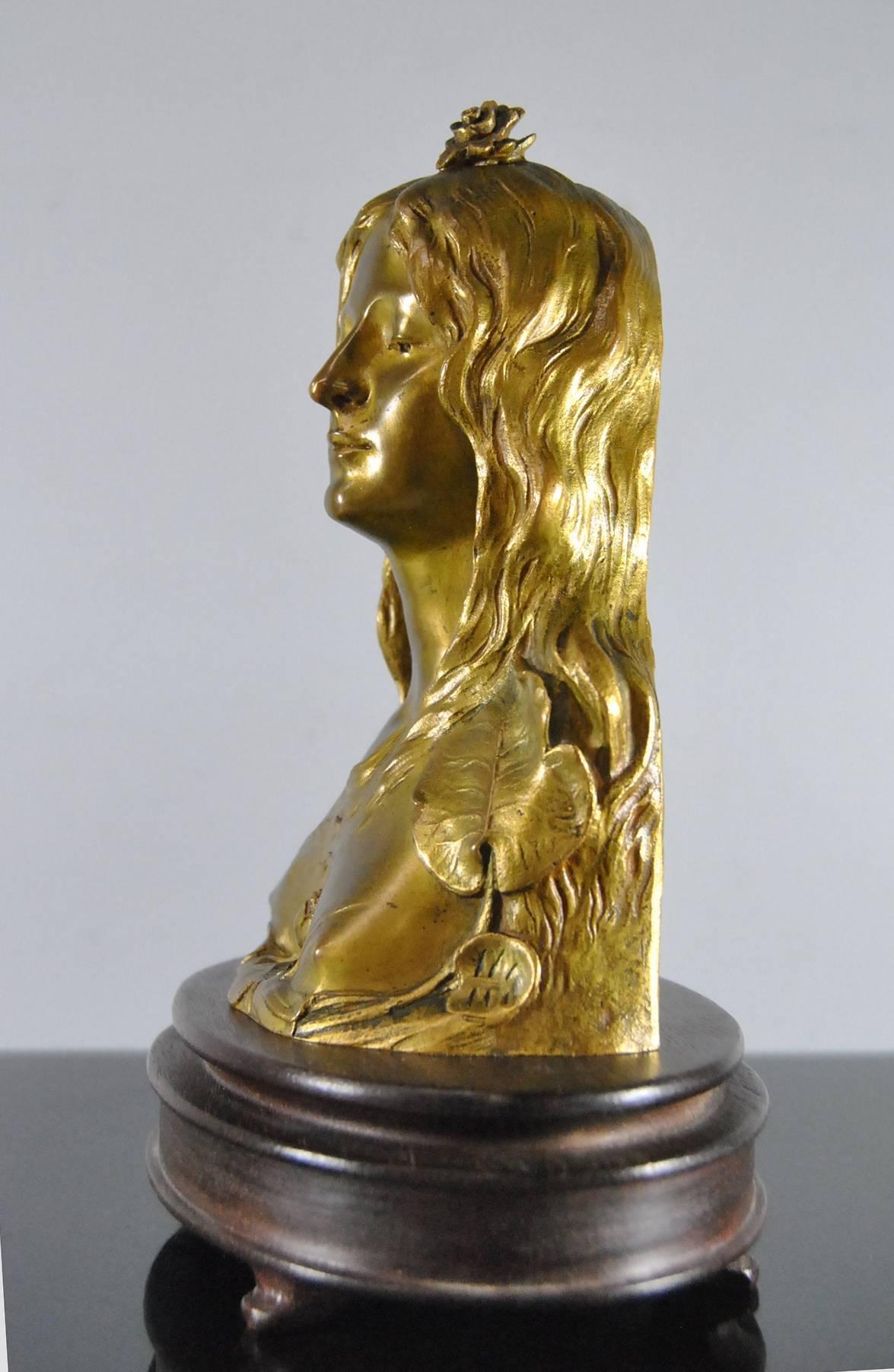 French Art Nouveau Gilt Bronze Bust, Ophelia, with Stand by Leopold Savine In Good Condition In Toledo, OH