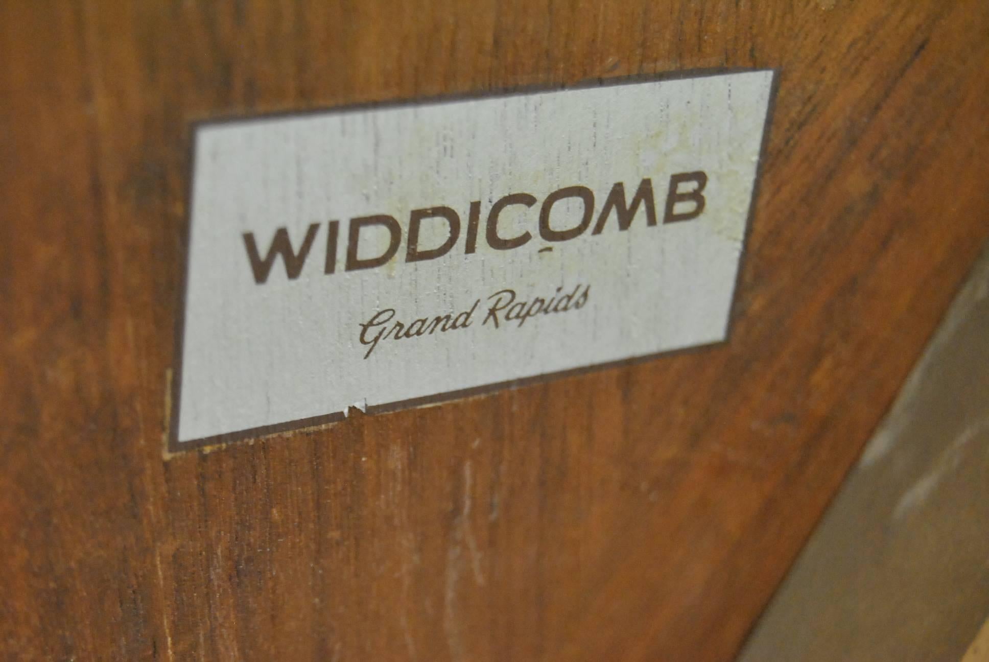 20th Century John Widdicomb Walnut Round Pedestal Base Table