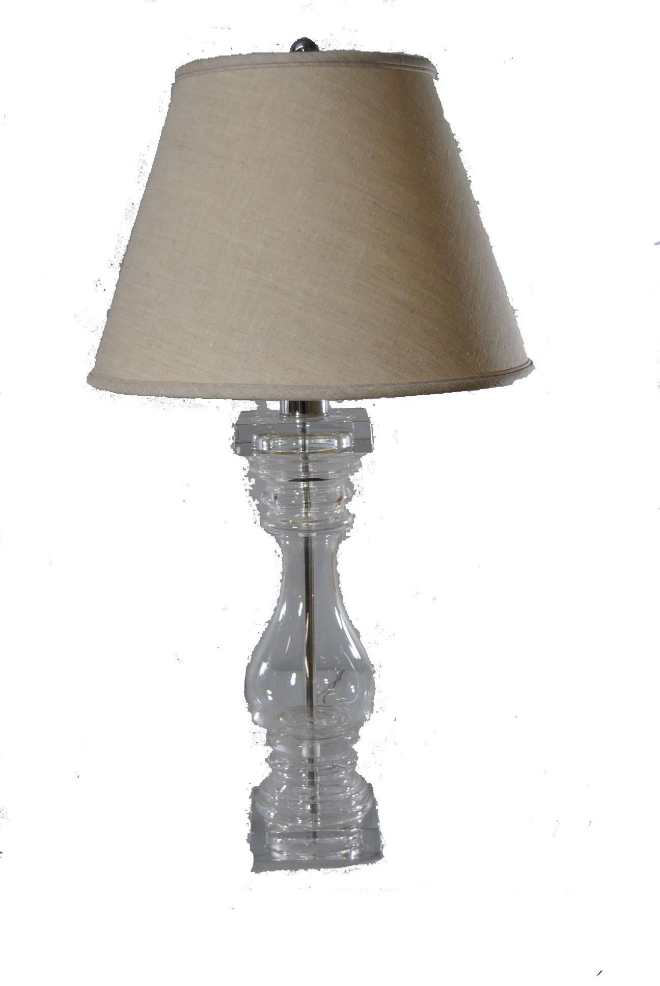 Hollywood Regency Moderne Chapman-Lampen aus Glas, Paar (Nordamerikanisch) im Angebot