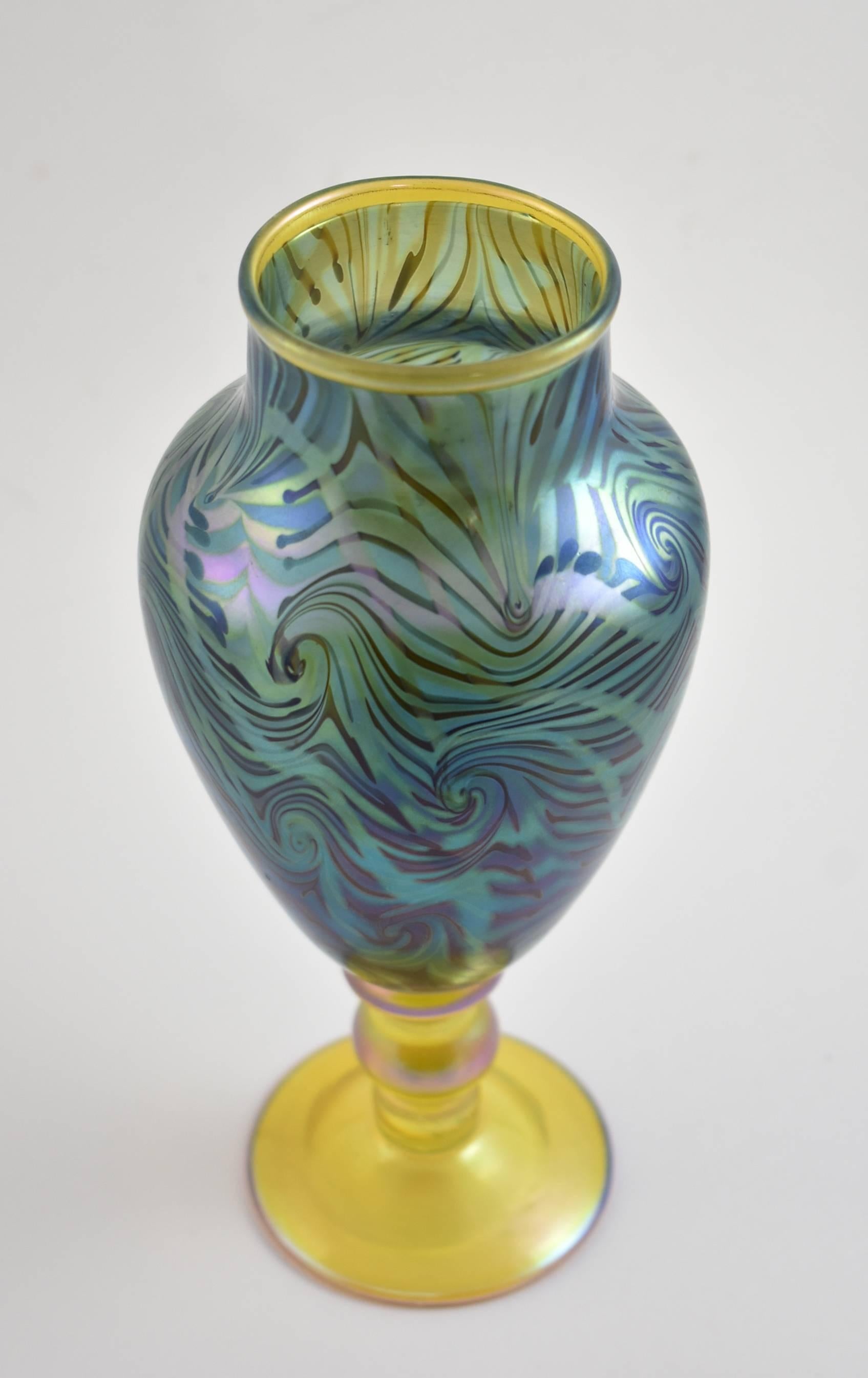 Signed LCT Tiffany King Tut Pattern Iridescent Footed Vase In Good Condition In Toledo, OH