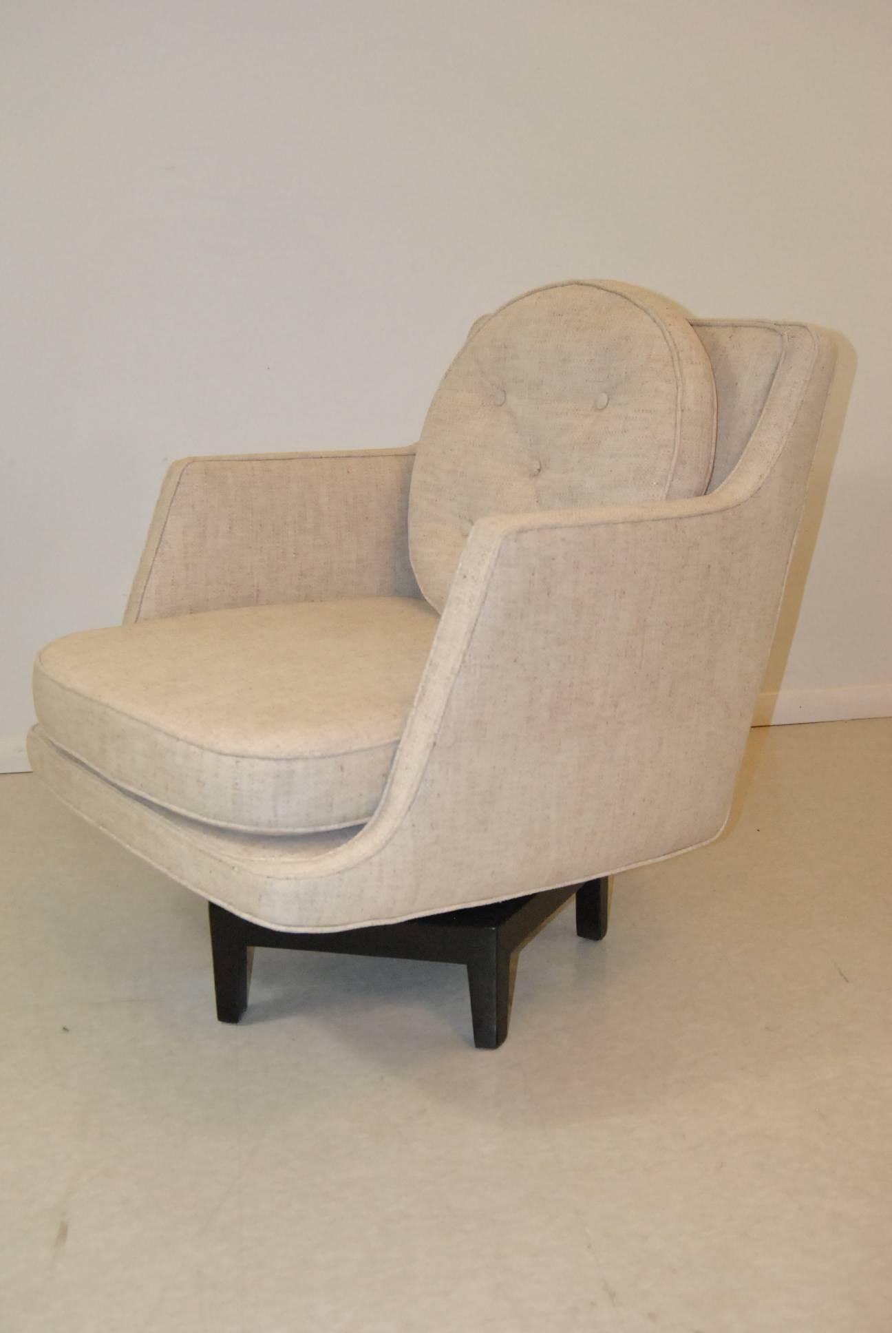 Pair of Mid-Century Modern Dunbar Swivel Base Armchairs In Good Condition In Toledo, OH