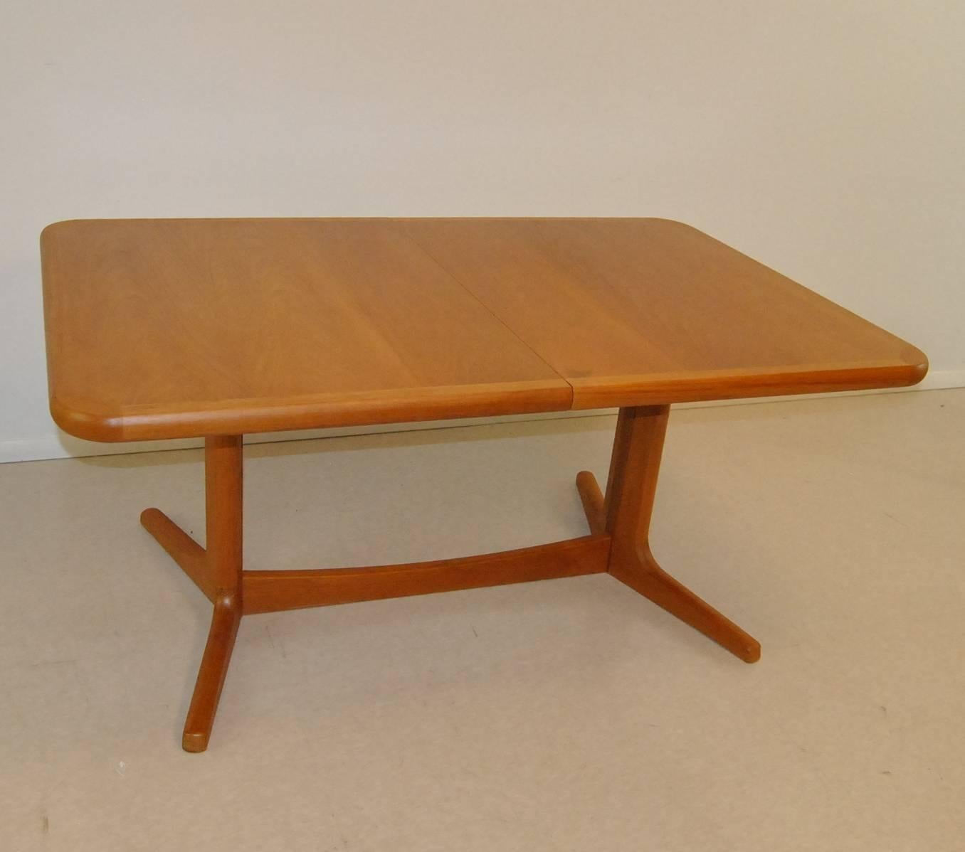 A great teak dining set. Set includes a 63" by 40.75