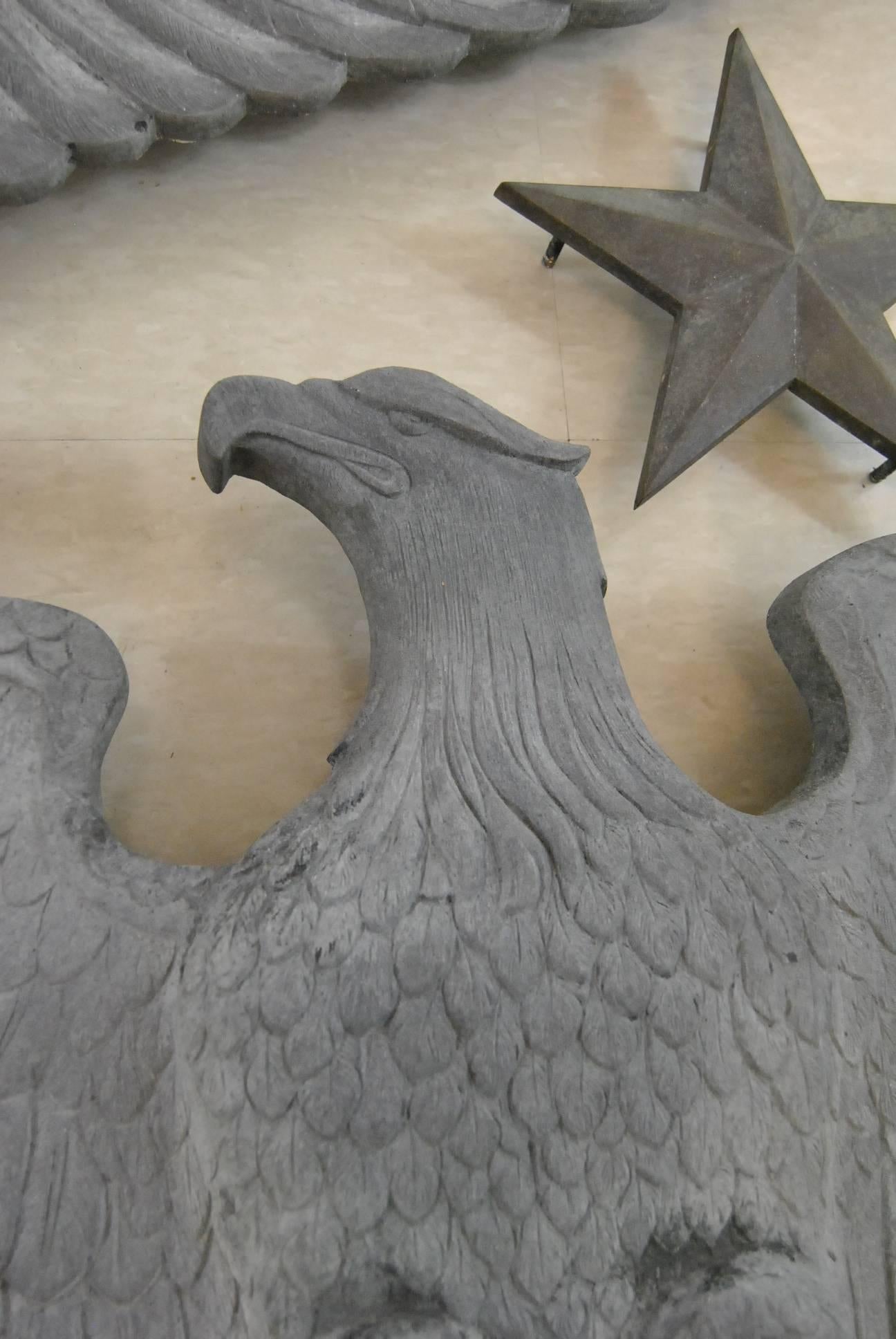 Massive Pair of Bronze Building Eagles with Two Pairs of Stars Five Foot Wide In Good Condition For Sale In Toledo, OH