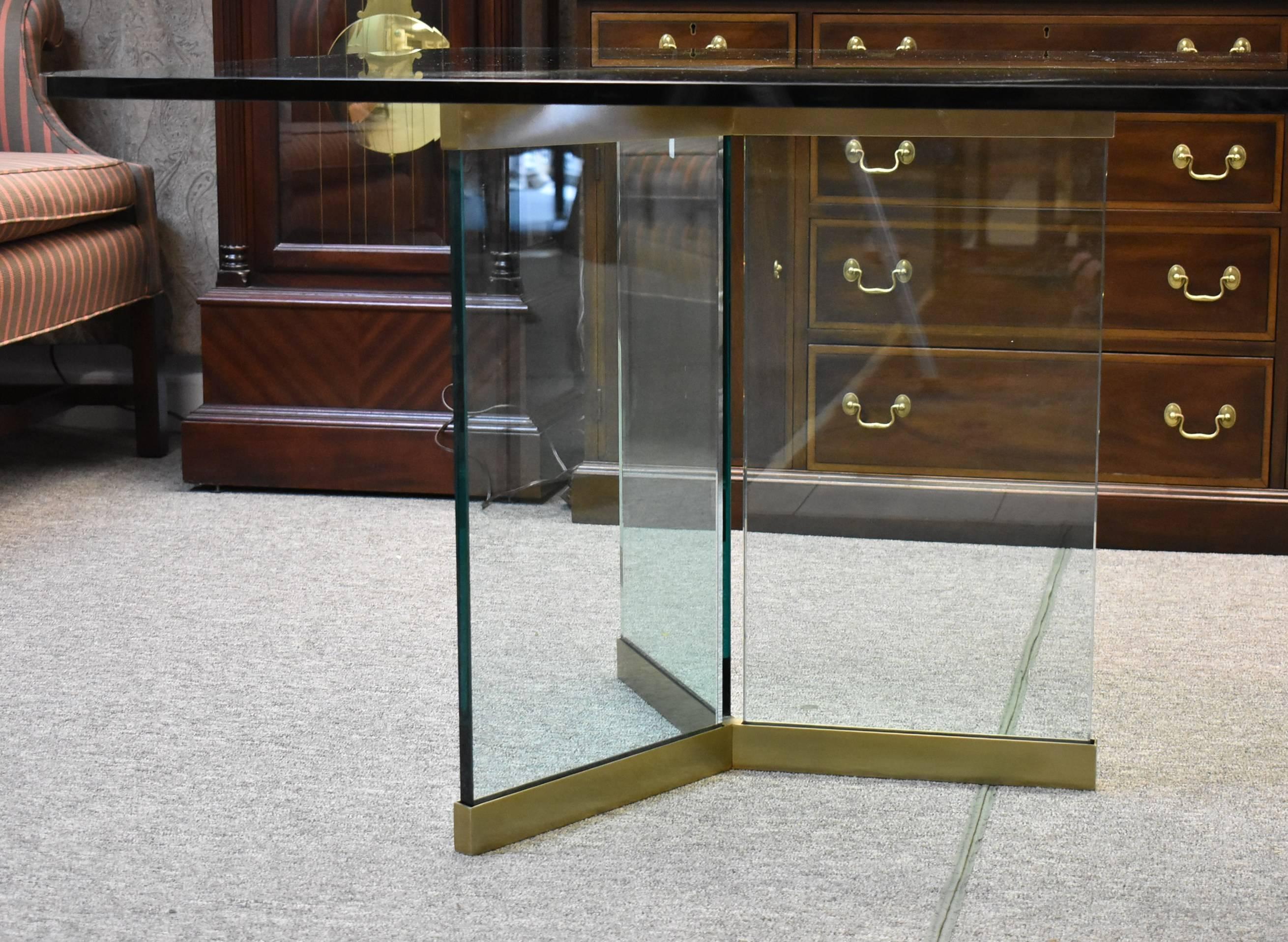 Sculptural Dining Table in Glass and Brass Designed by Leon Rosen for Pace In Good Condition In Toledo, OH