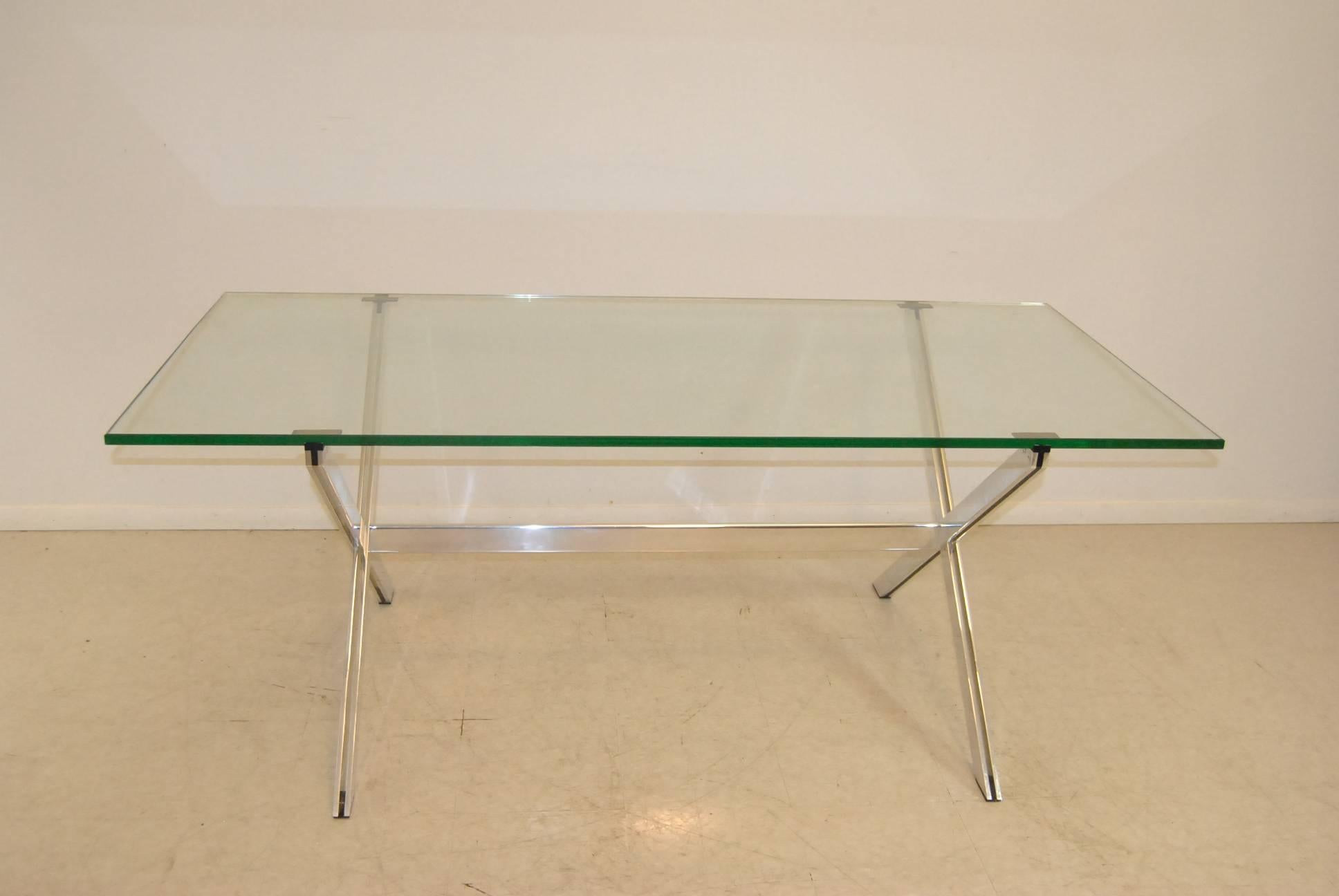 Mid-Century Modern Table de salle à manger ou de conférence mi-siècle à base en X et plateau en verre de John Vesey en vente