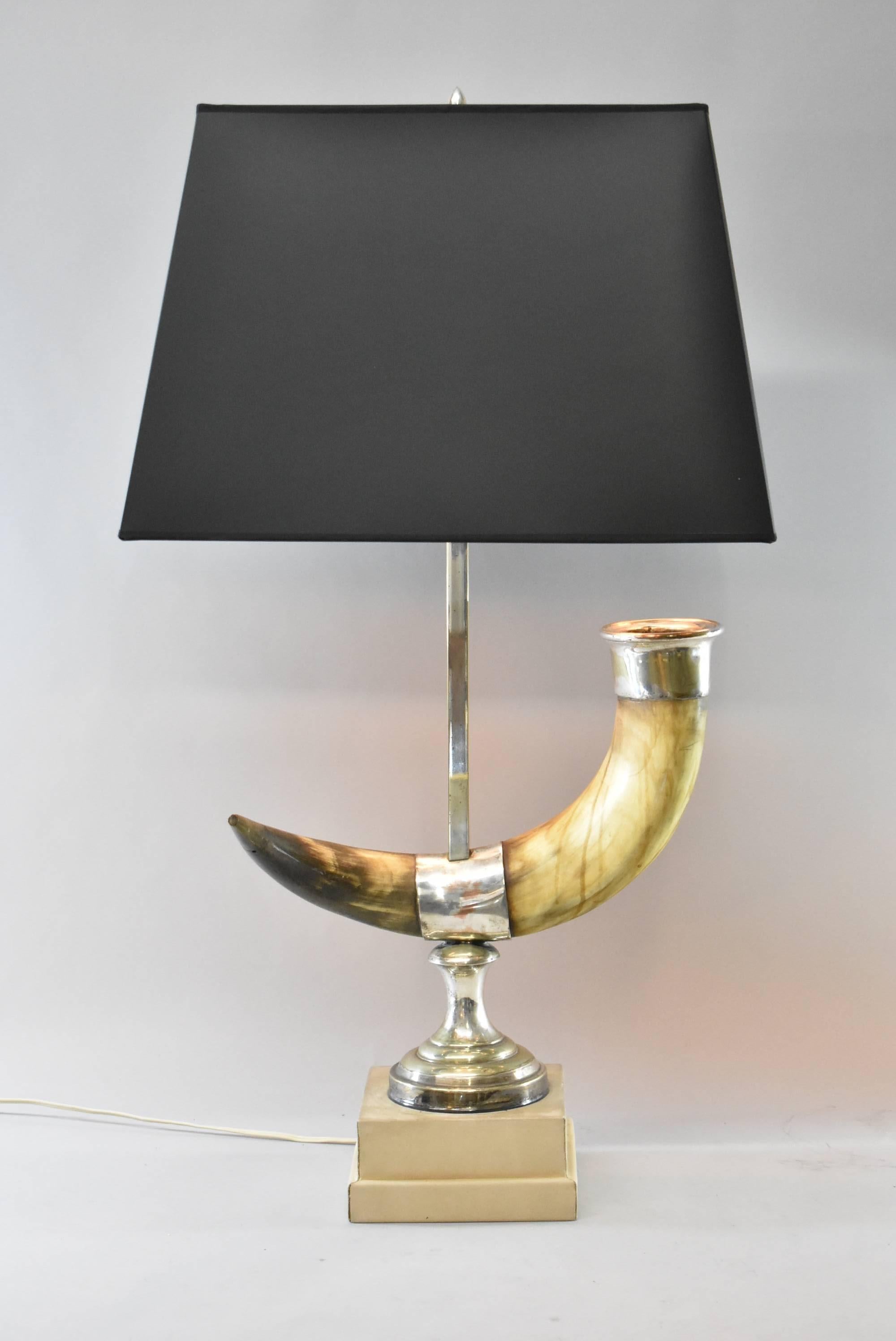 Pair of Natural Long Horn Steer Table Lamps  In Good Condition In Toledo, OH