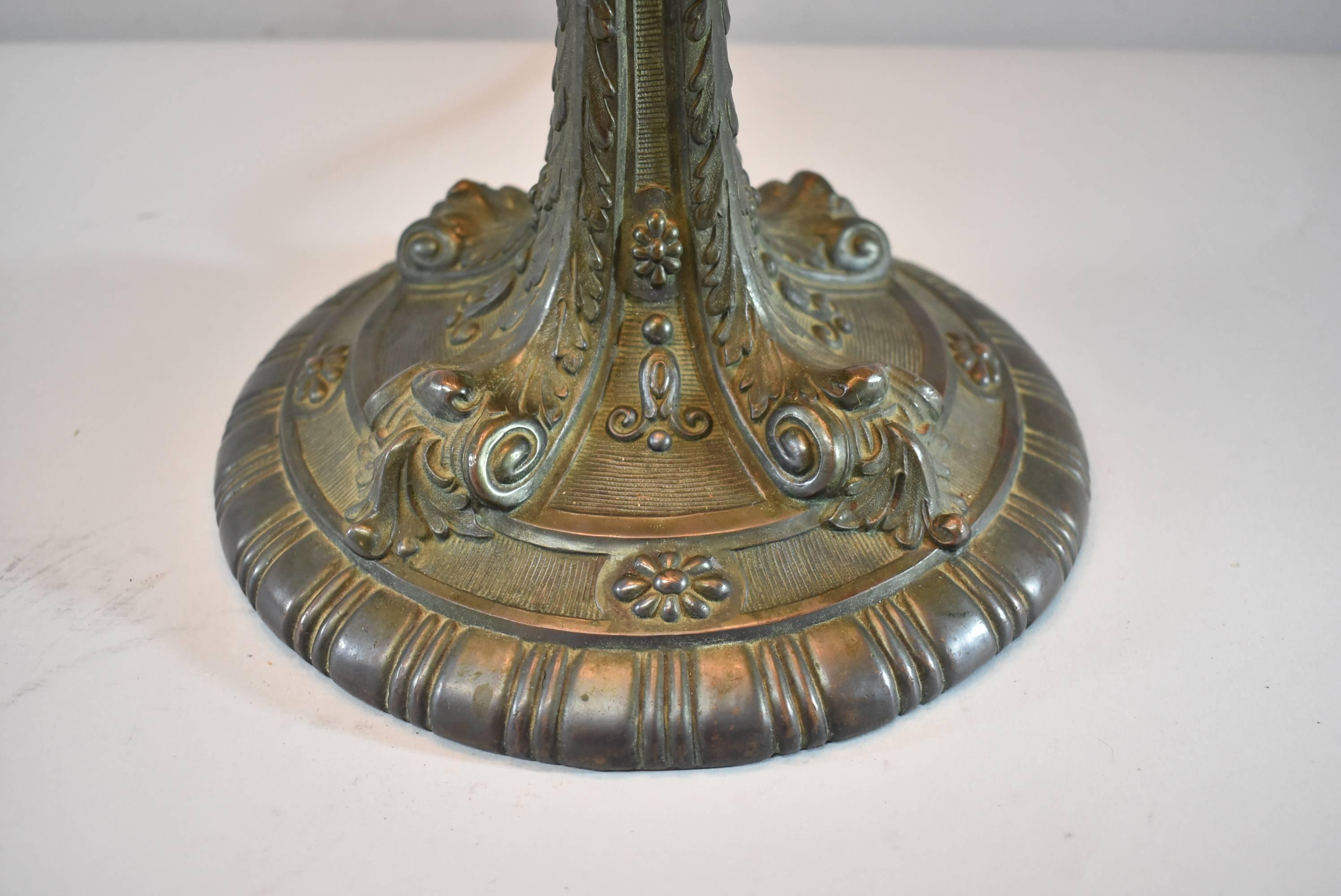 Peony Leaded Slag Glass Table Lamp #523 by Wilkinson In Good Condition In Toledo, OH