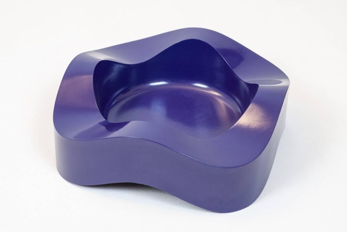 Ashtray 'Sinus'.
Design by Walter Zeischegg (1966).
Manufactured by Helit.
Melamine, purple.
D 20.5 cm / H 6.5 cm.