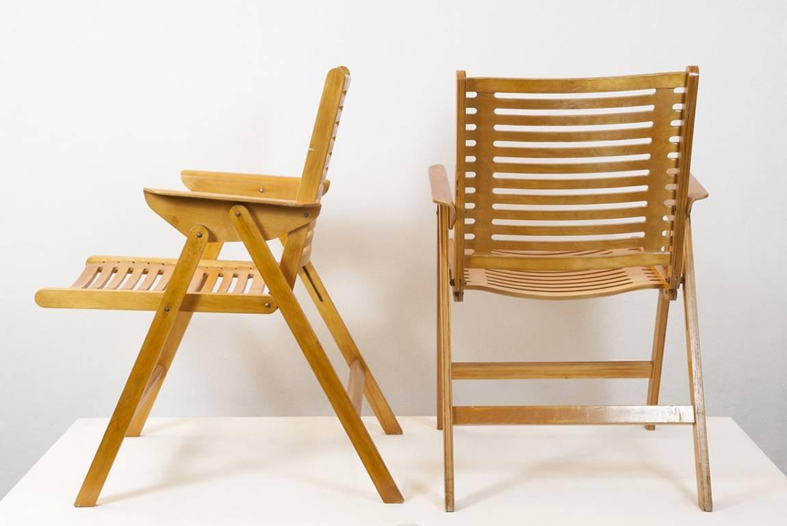 Pair of folding chairs 'Rex'.
Design by Niko Kralj, (1952).
Manufactured by Stol.
Beech plywood, clear lacquer.
Measures: W 56.0 cm, D 69.0 cm, H 83.0 cm, SH 42.0 cm.