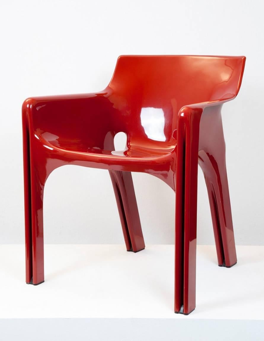 Lacquered Chair 'Gaudi' by Vico Magistretti for Artemide For Sale