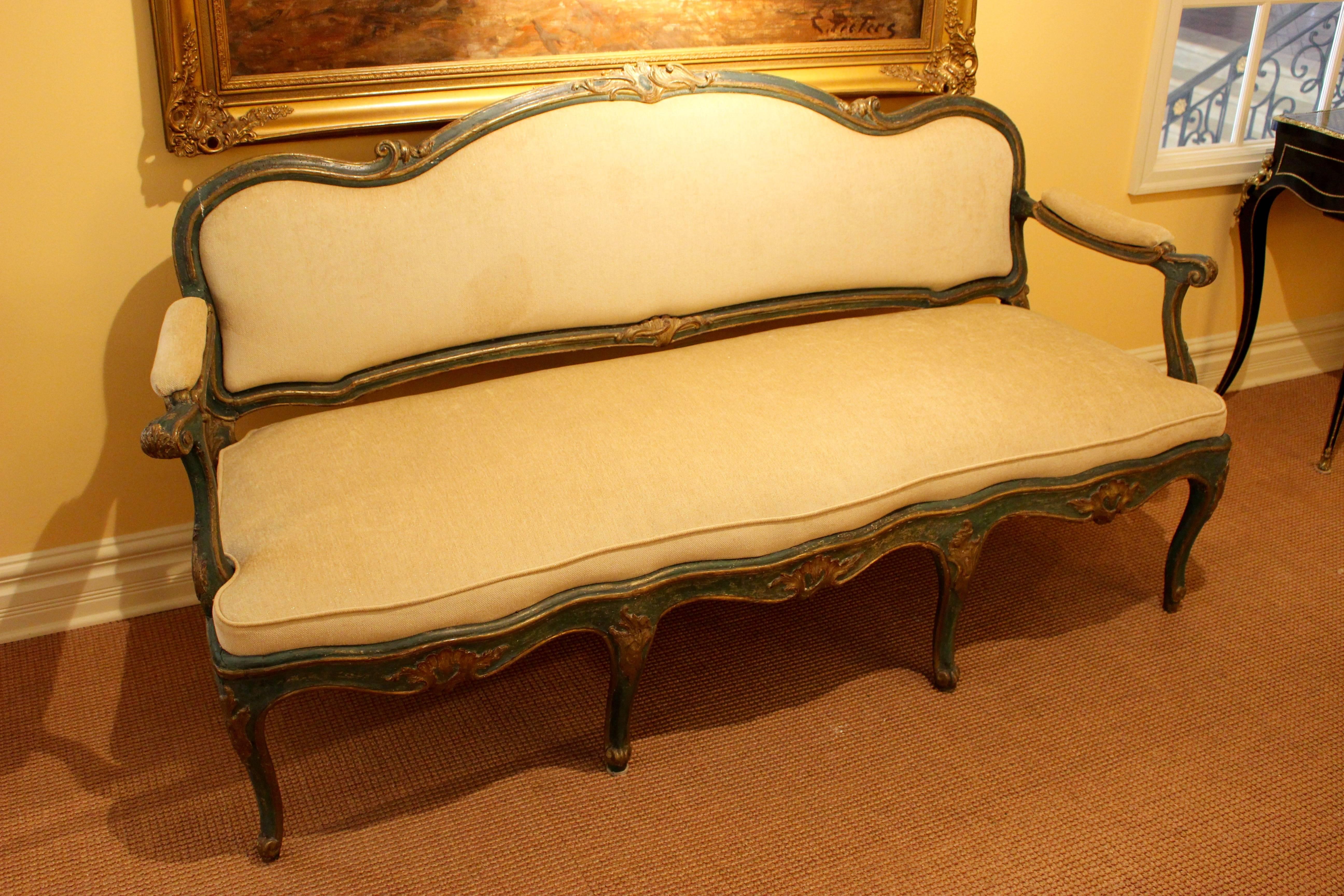 18th century North Italian Baroque Style Green-Painted and Parcel-Gilt Settee For Sale 3