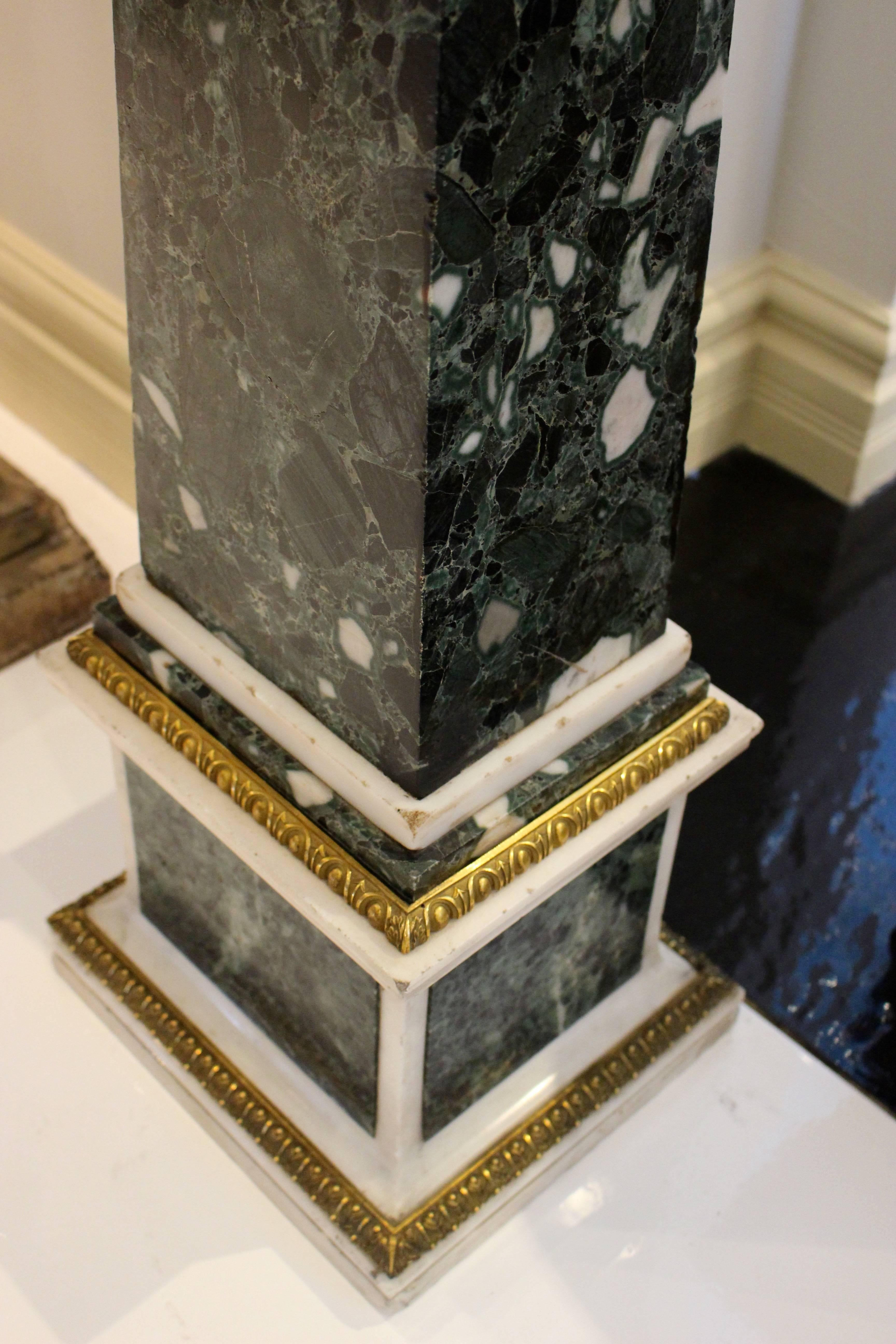 Italian Neoclassical Gilt Bronze-Mounted Verde Antico and White Marble Obelisk For Sale 1