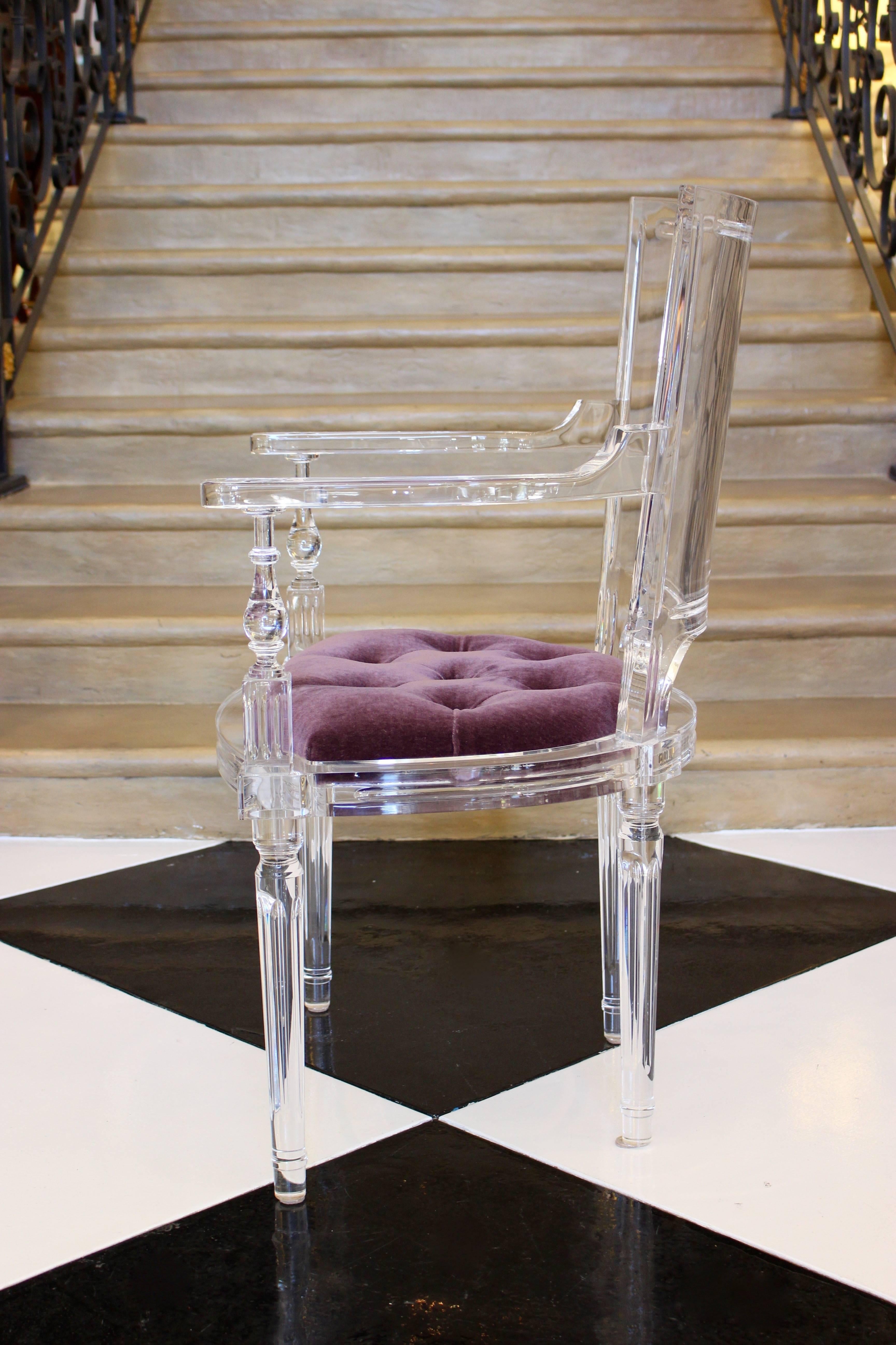 Contemporary Italian Clear Acrylic Marilyn Cabriolet Armchair in Louis XVI Style In Good Condition In Palm Desert, CA