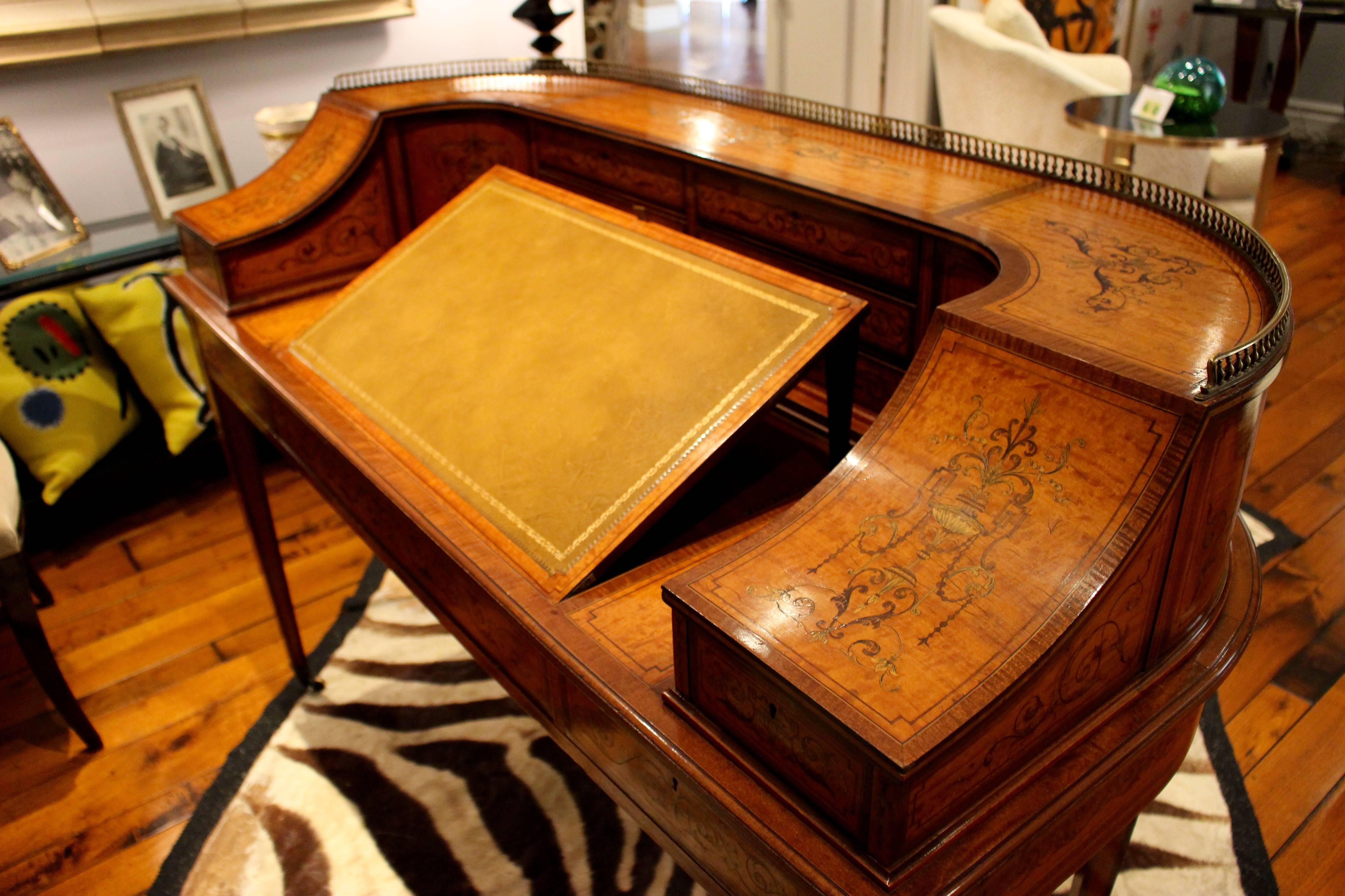  Georgian Adams-Style Carlton House Marquetry Inlaid Desk by Edwards and Roberts In Good Condition For Sale In Palm Desert, CA
