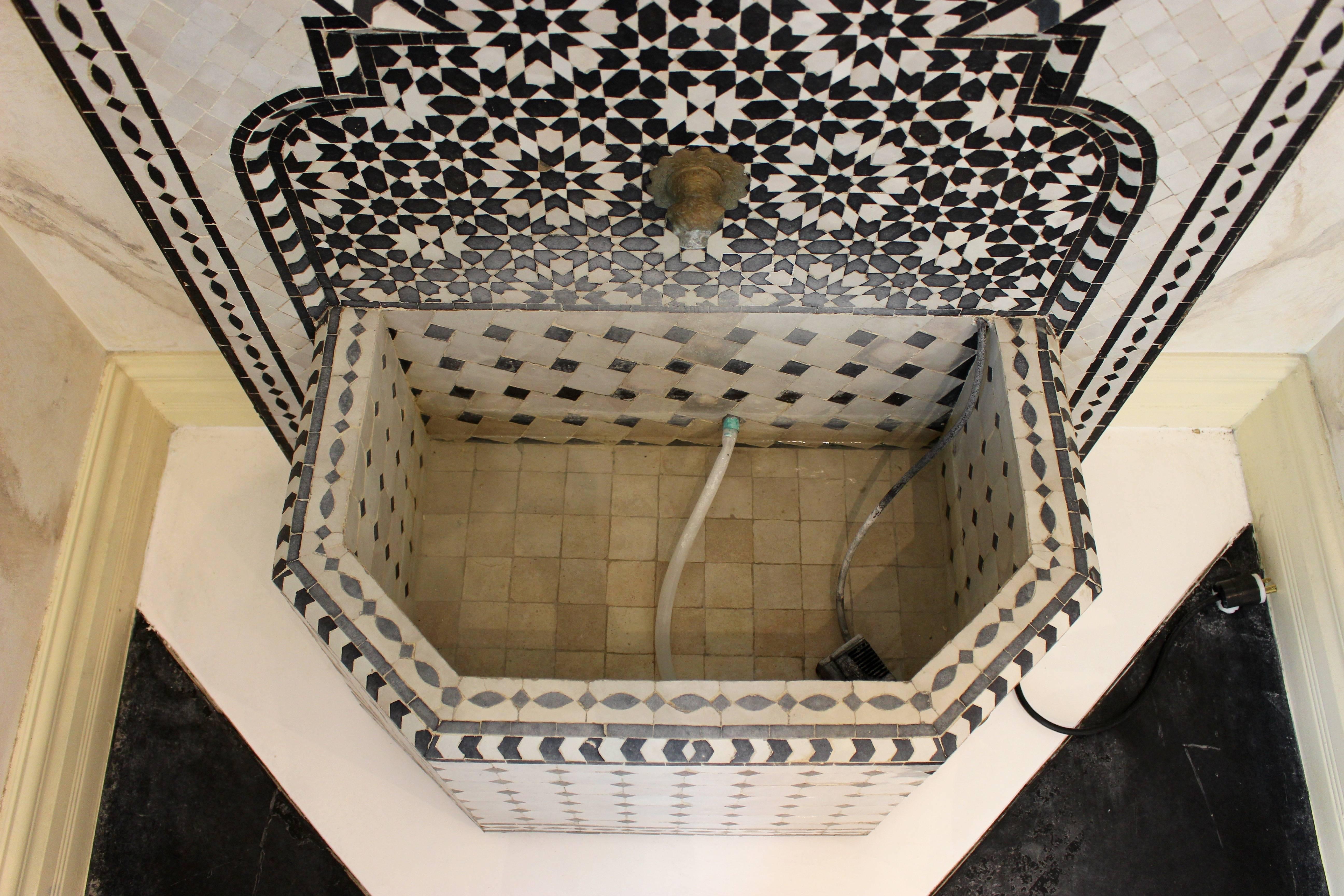Beautiful Handcrafted Mosaic Tile Fountain In Good Condition In Palm Desert, CA