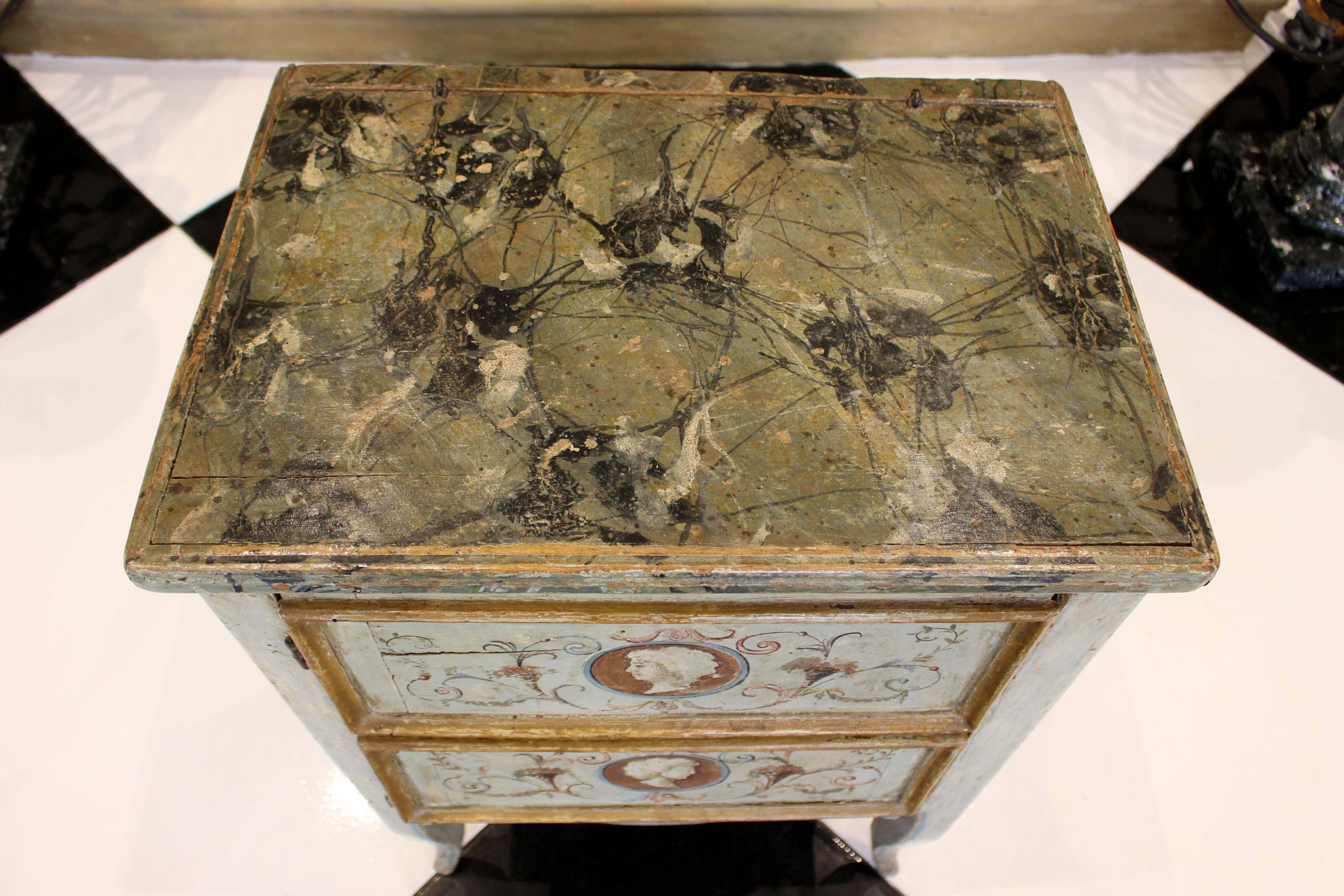 18th century Italian Polychrome Painted and Gilt Chamber Pot Bedside Commode 1