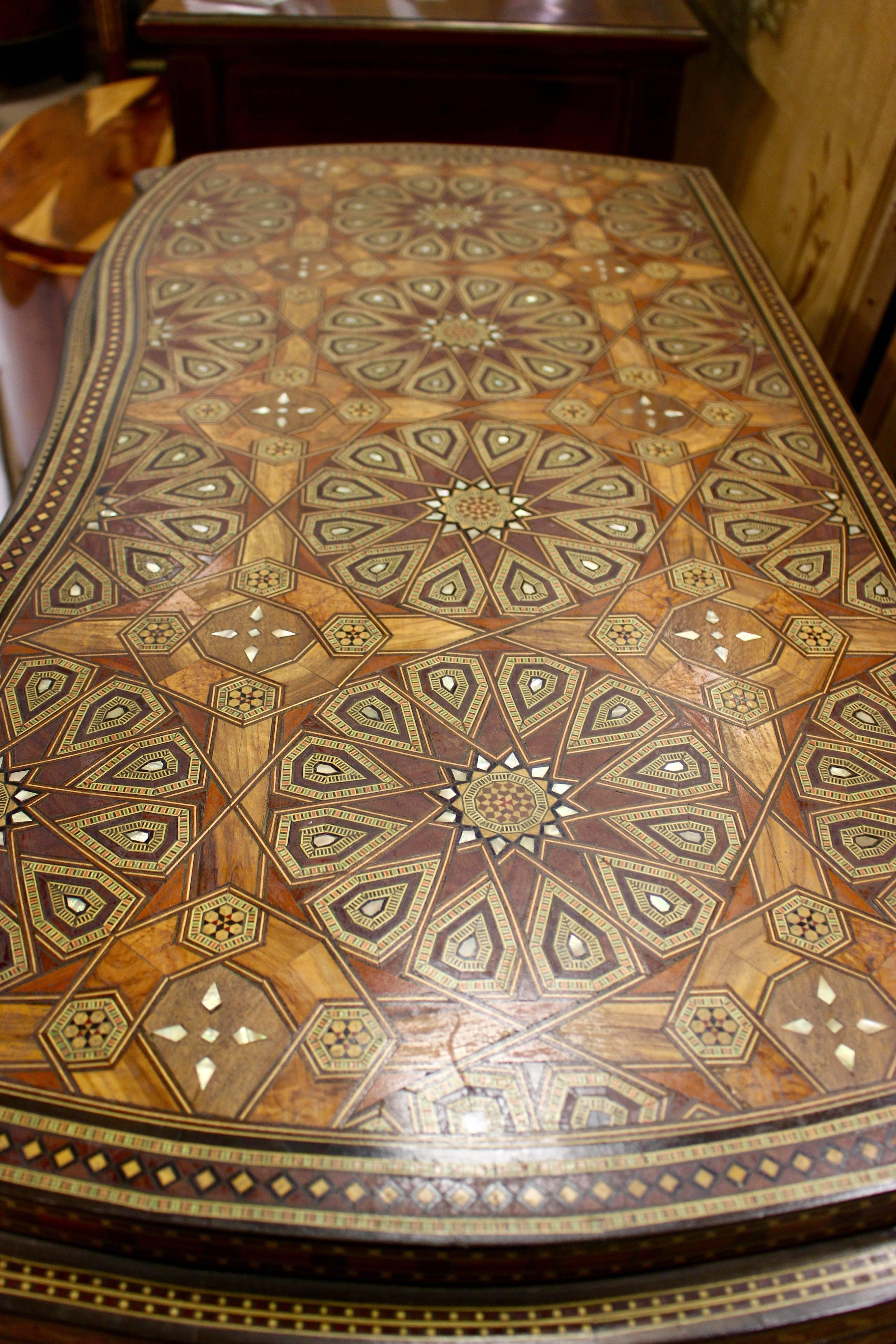 Stunning Moroccan Handmade Game Table In Good Condition For Sale In Palm Desert, CA