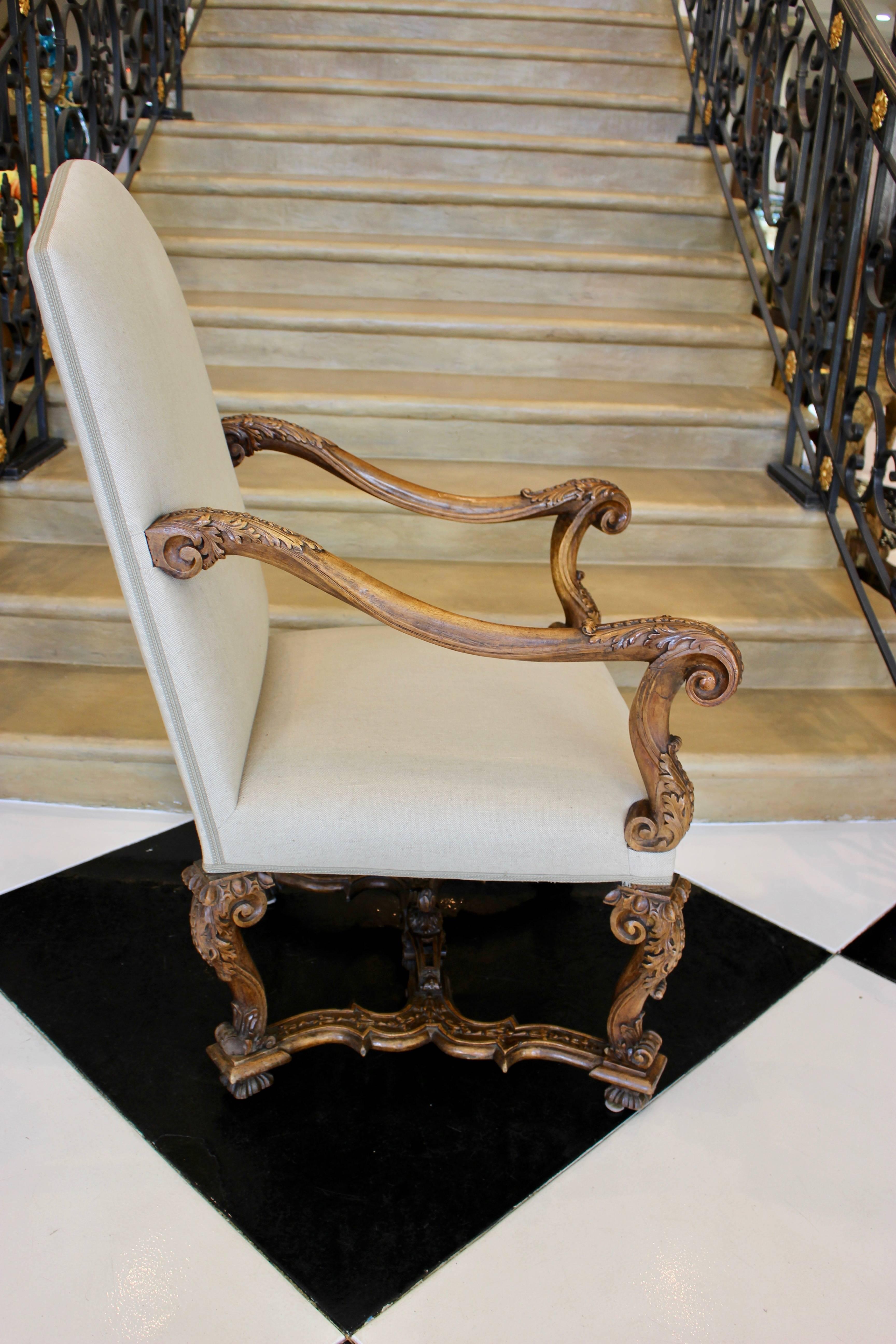 Baroque Style Mid 19th Century Carved Walnut Armchair with Scrolled Motifs In Good Condition For Sale In Palm Desert, CA