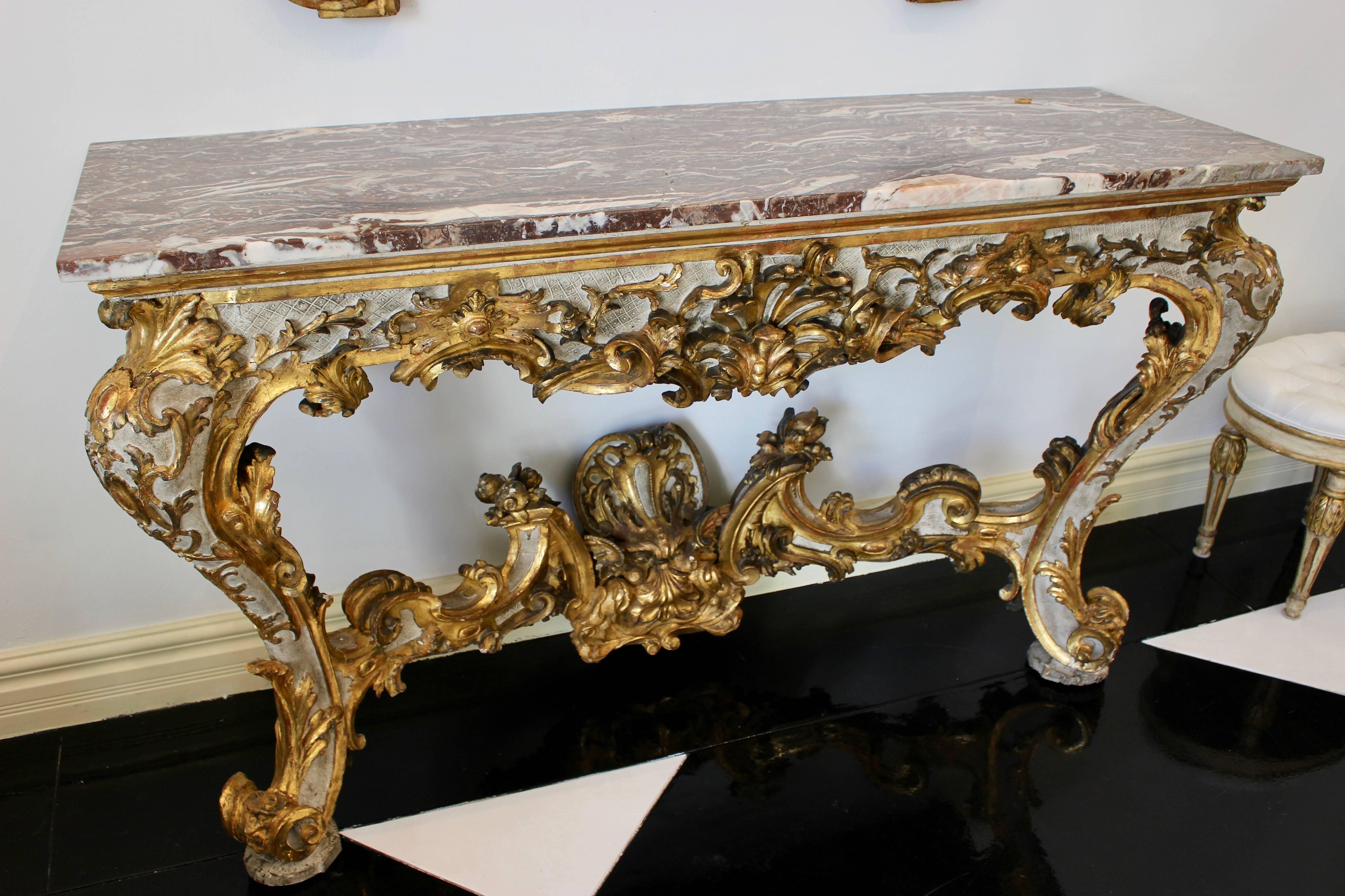 1720s Venetian Early Rococo Period Giltwood Console Table with Red Marble Top For Sale 2