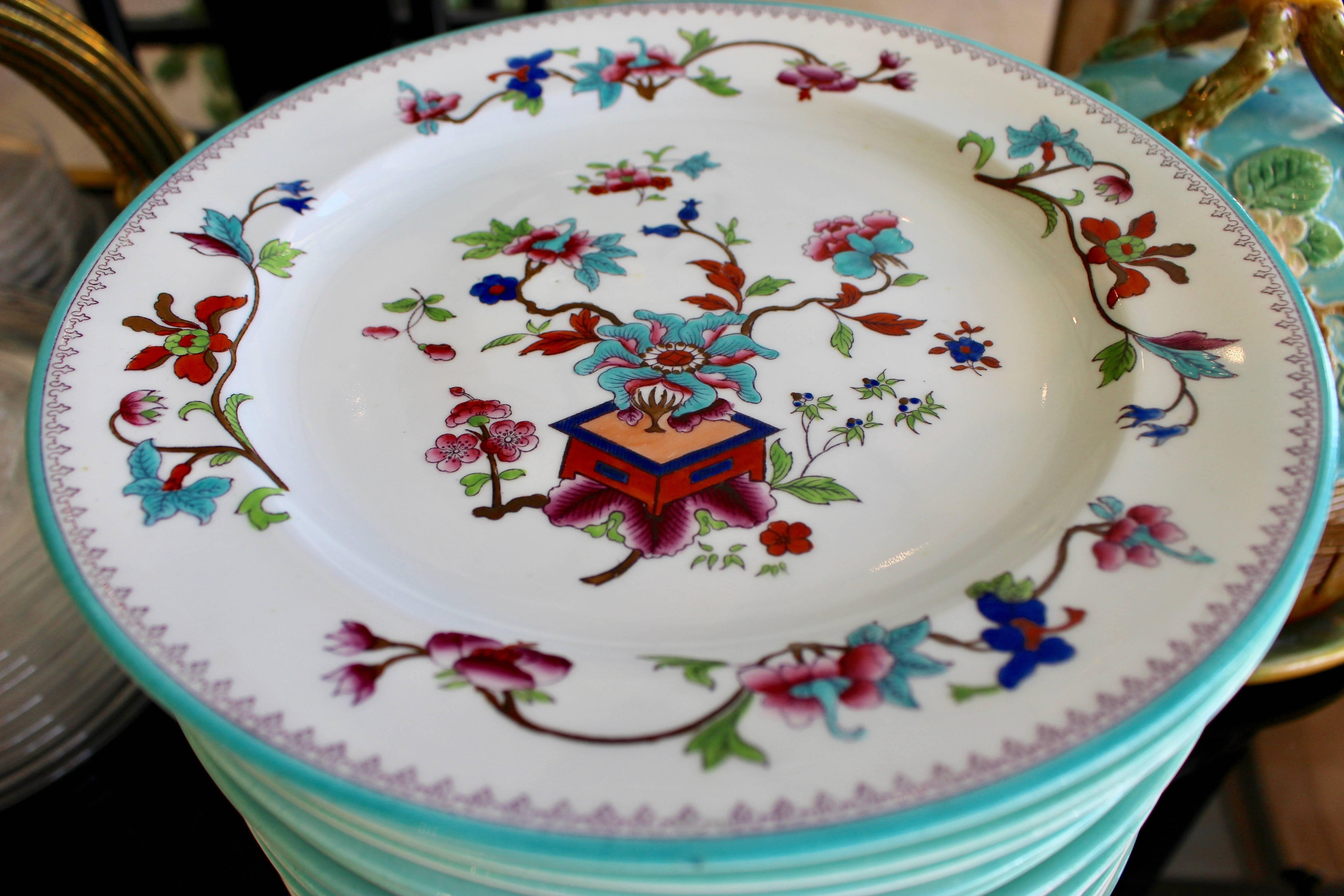 British Set of 22 English Porcelain Hand-Painted Floral Plates For Sale