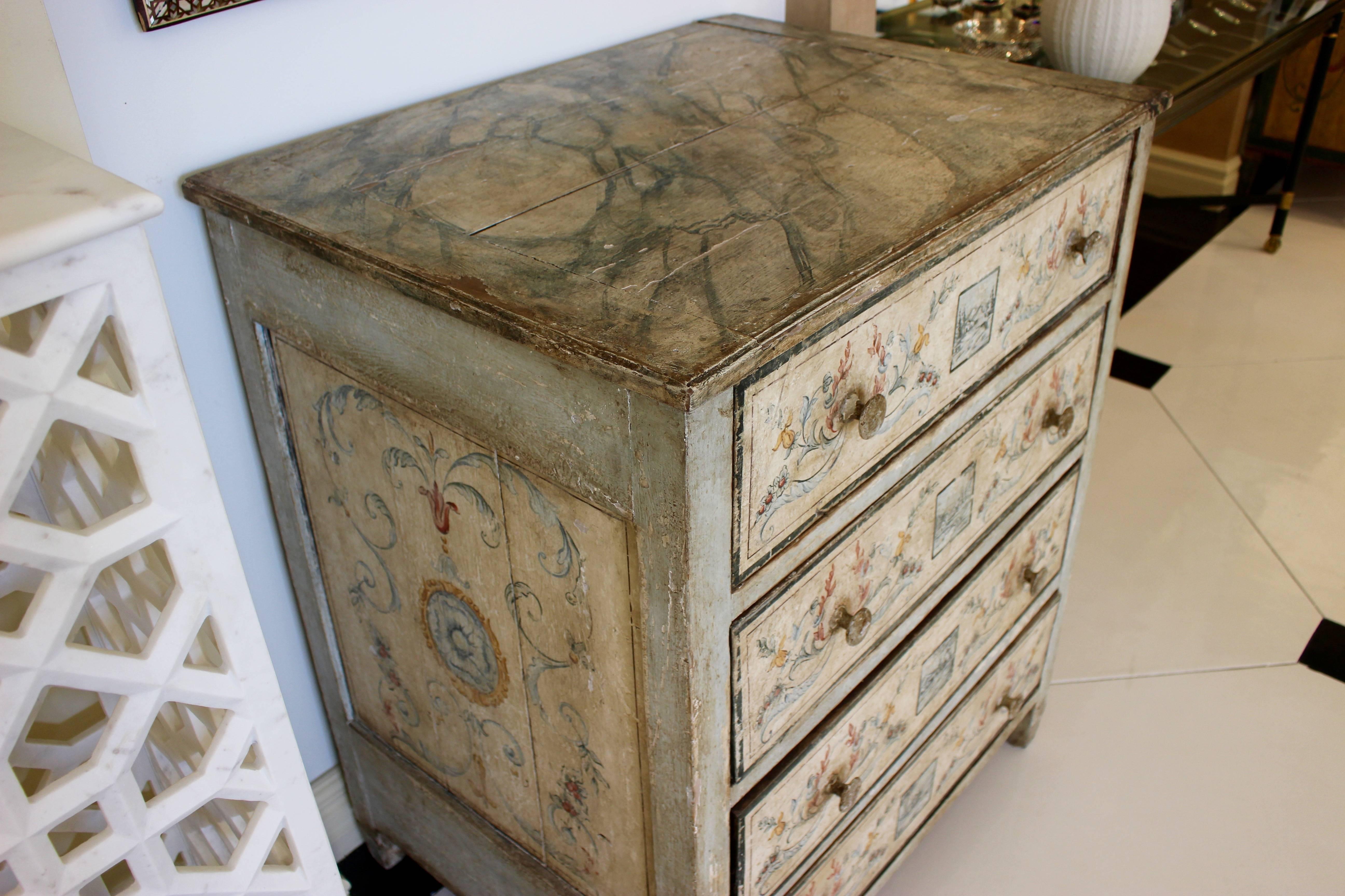 Poplar Italian 1790s Neoclassical Period Painted Commode with Pompeian Style Décor For Sale