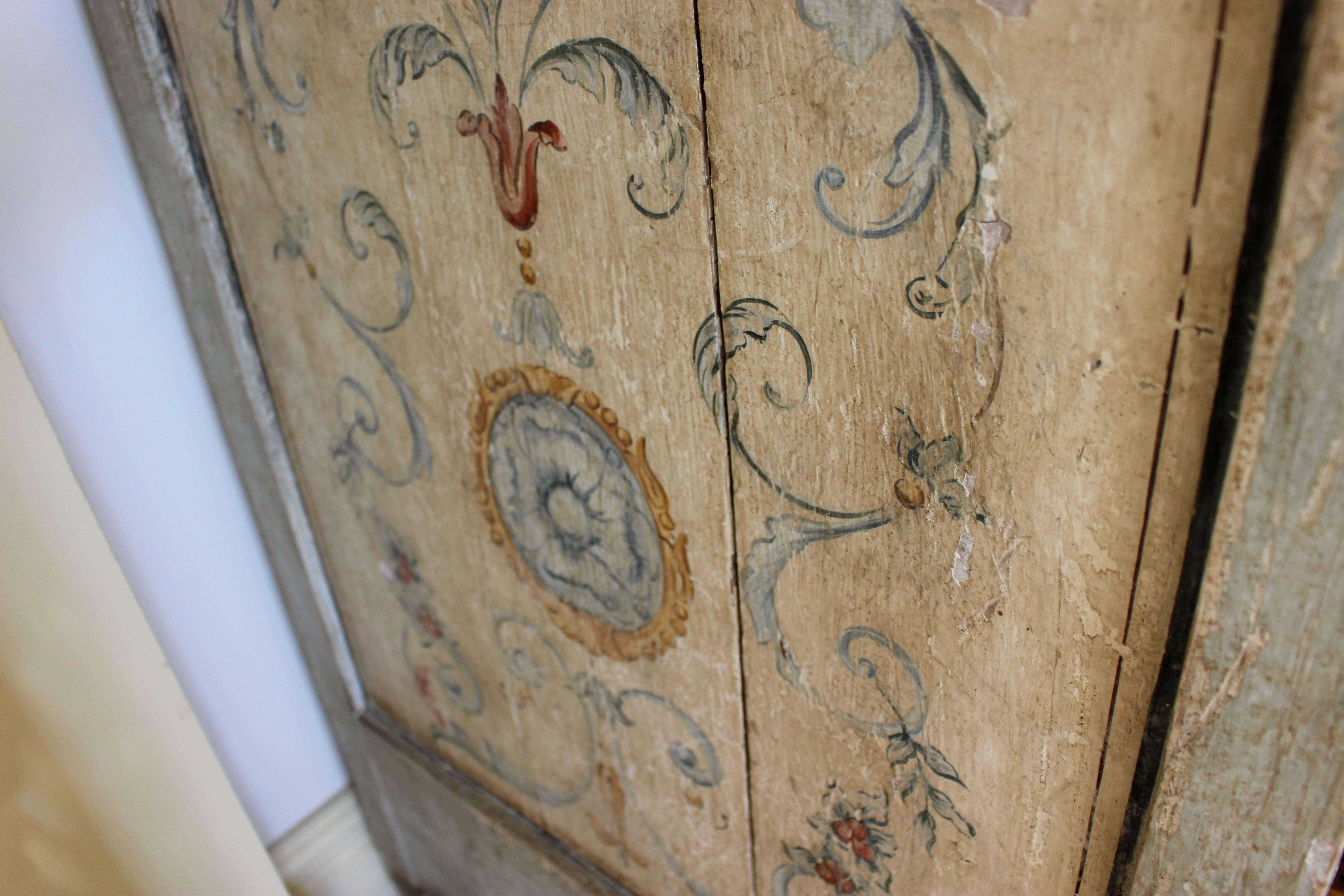 Peuplier Commode italienne peinte d'époque néoclassique des années 1790 avec décor de style pompéien en vente
