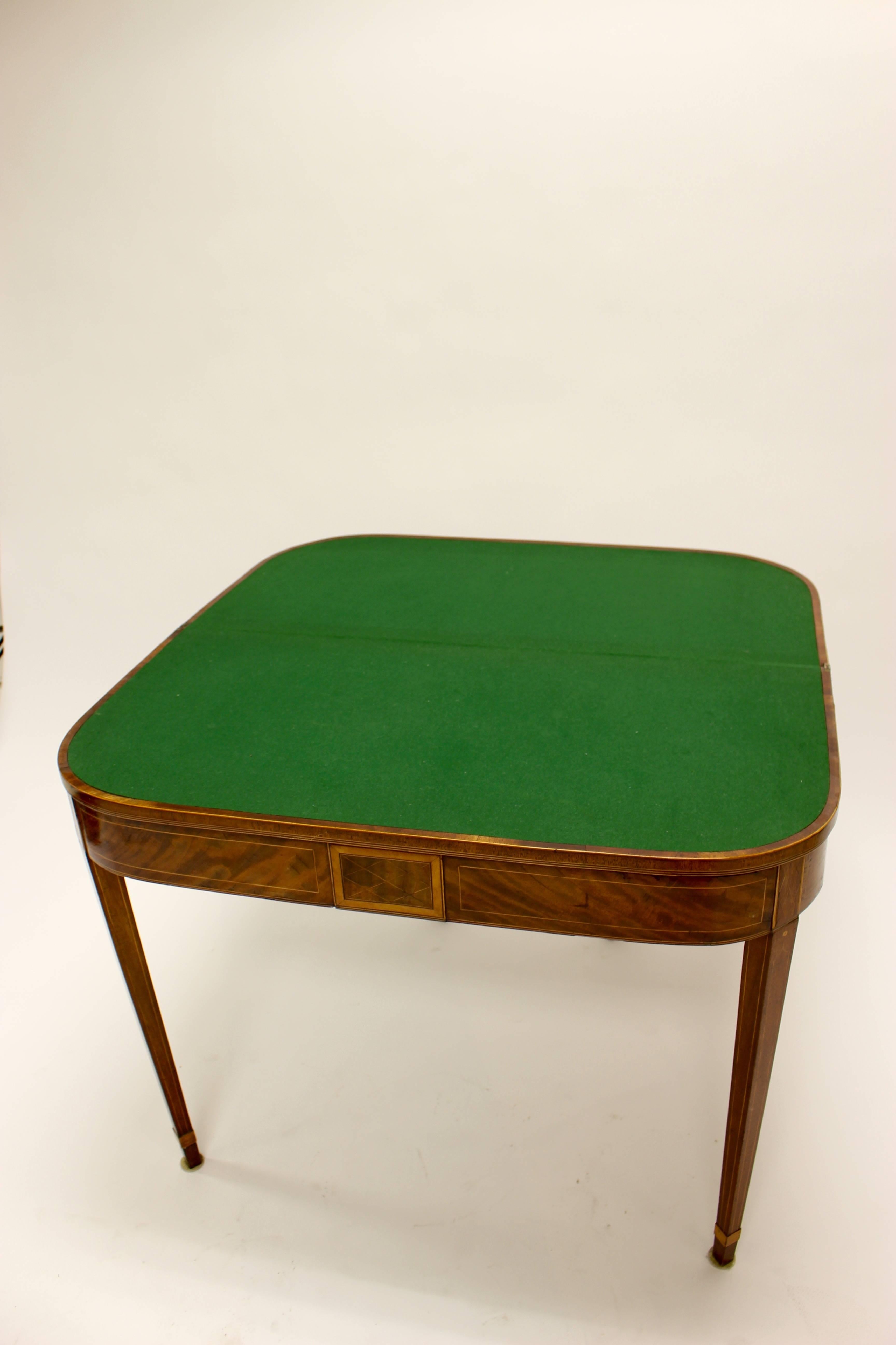 Klappbarer Kartentisch aus hell getöntem Mahagoni und Seidenholz mit Intarsien George III. (Englisch) im Angebot