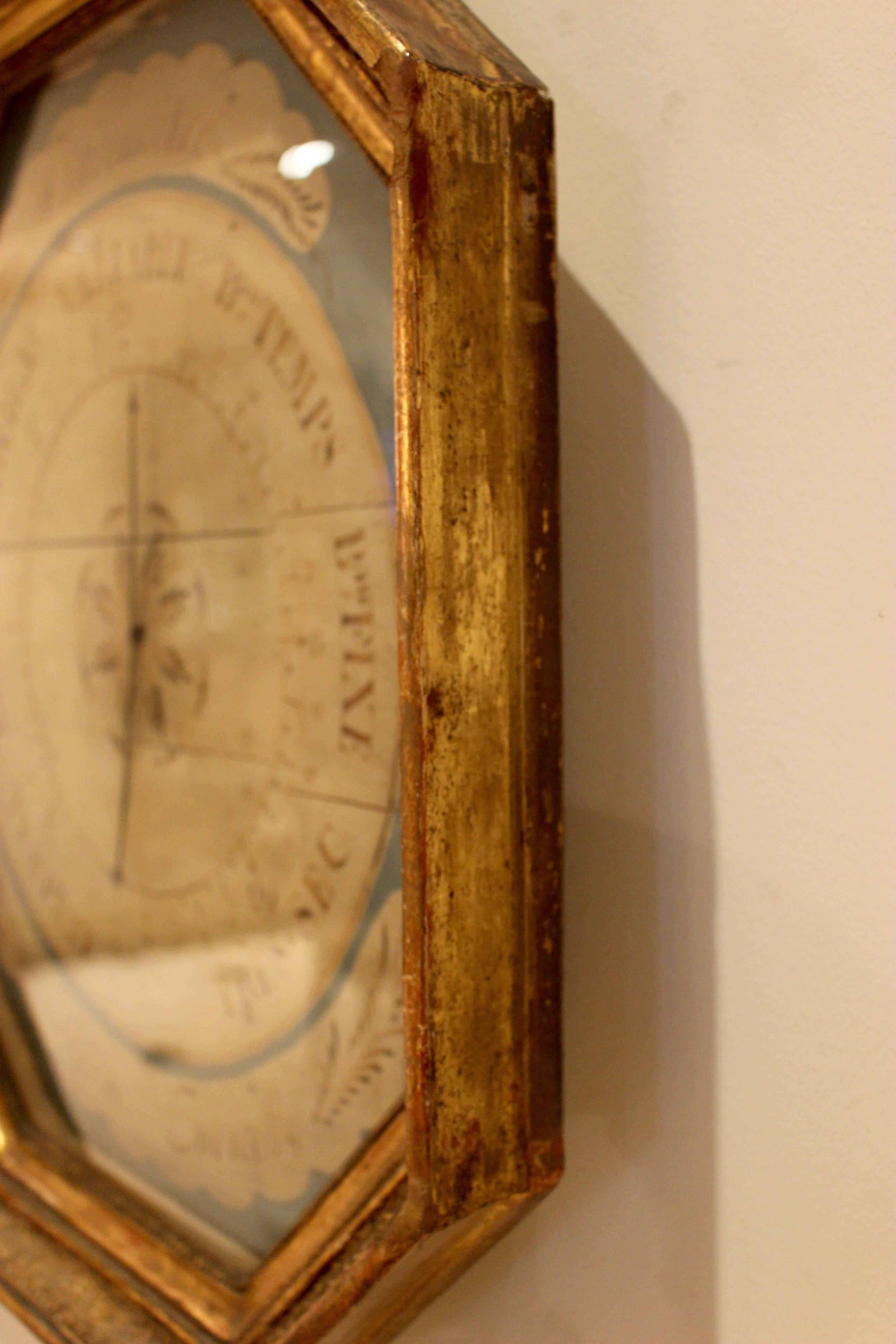 Französische Restauration 1820er Jahre Barometer aus vergoldetem Holz mit Adlergiebel nach Toricelli (Geschnitzt) im Angebot