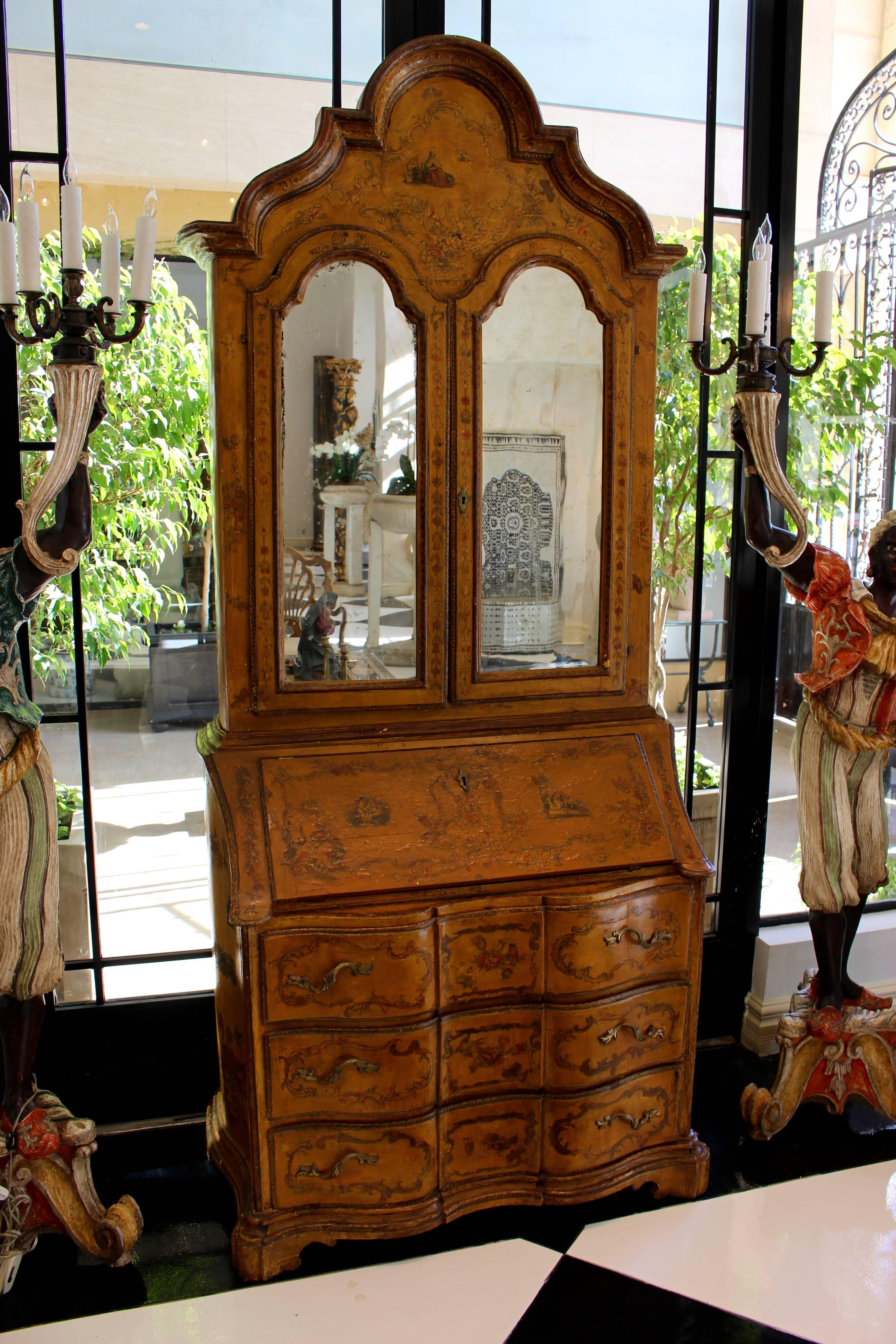 Italian 18th Century Rococo Secretary with Mirrored Doors and Lacca Povera Décor For Sale 1