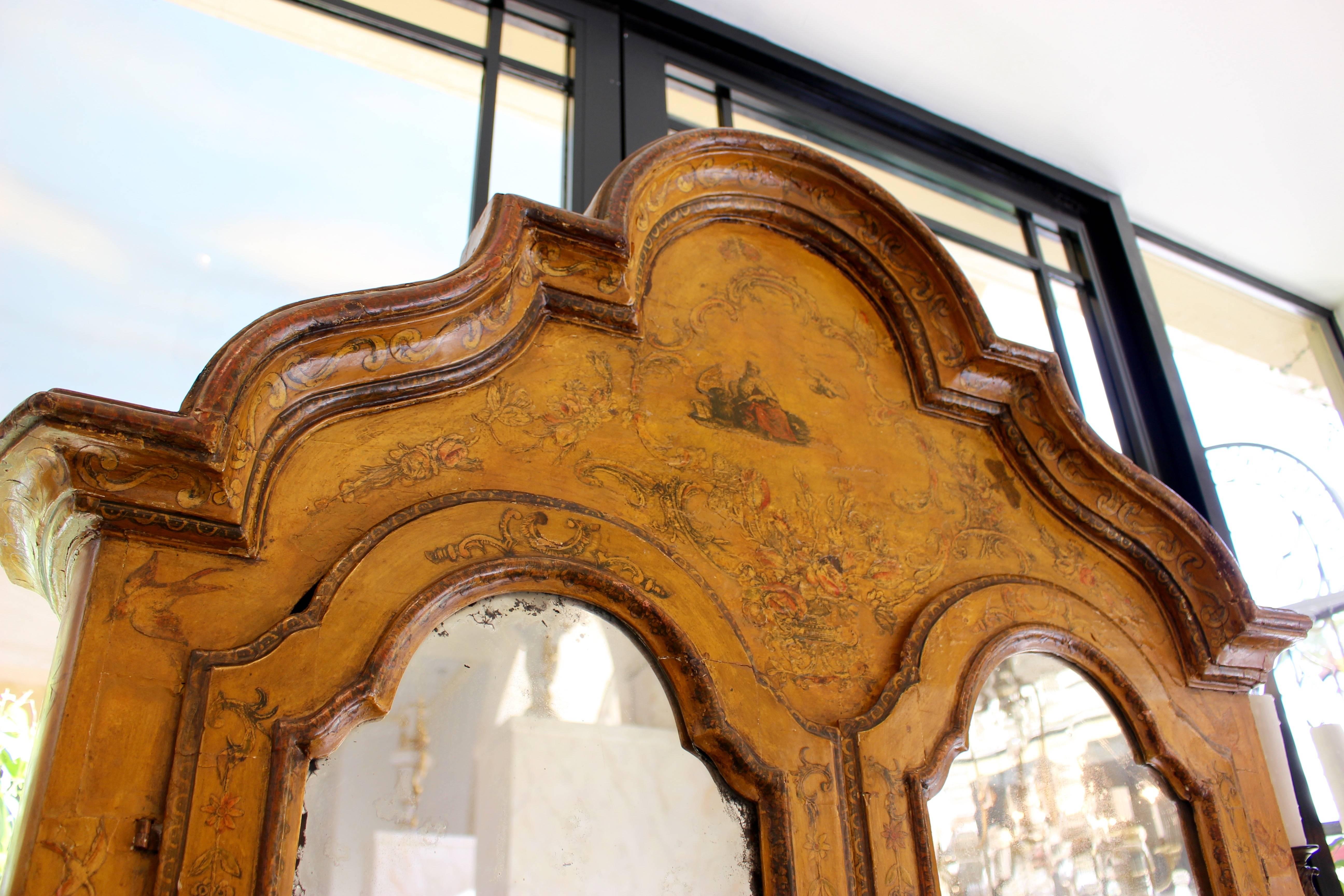 Italian 18th Century Rococo Secretary with Mirrored Doors and Lacca Povera Décor In Good Condition For Sale In Palm Desert, CA