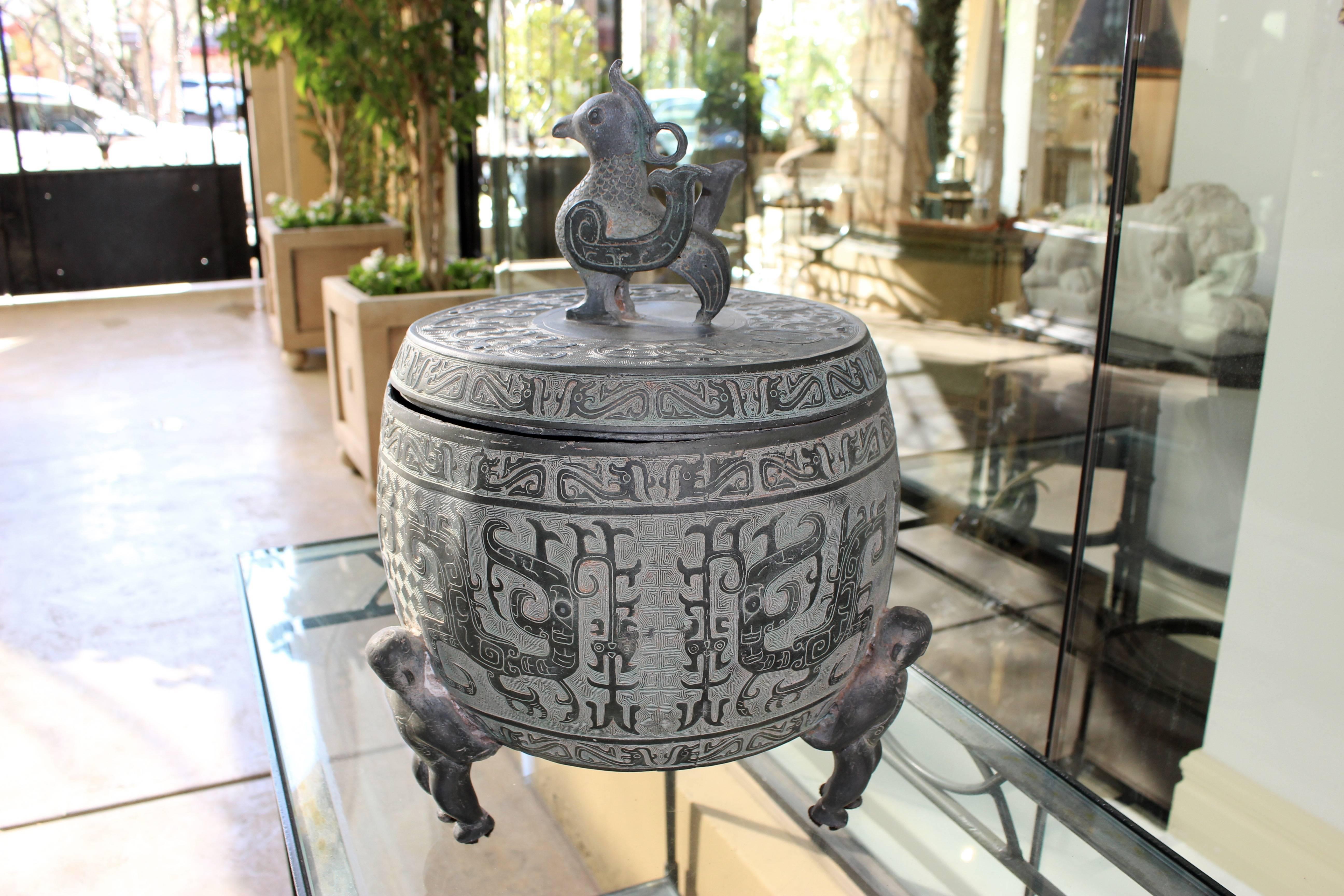 Cast Chinese Barrel-Form Brass Urn with Traditional Archaistic Ornamentation and Lid For Sale