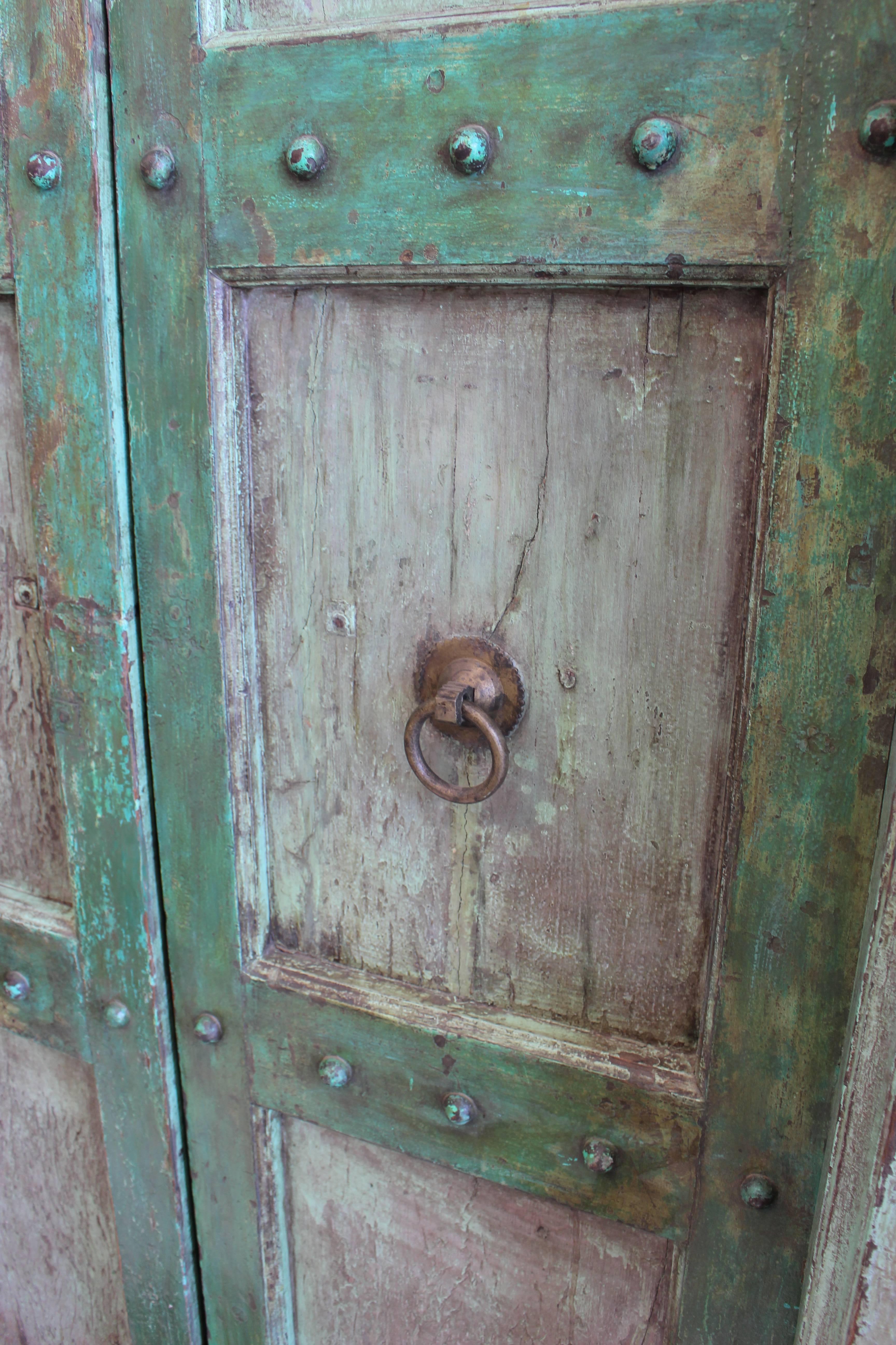 Indien Portes et encadrements de portes peints en vert pâle de style néoclassique indien en vente