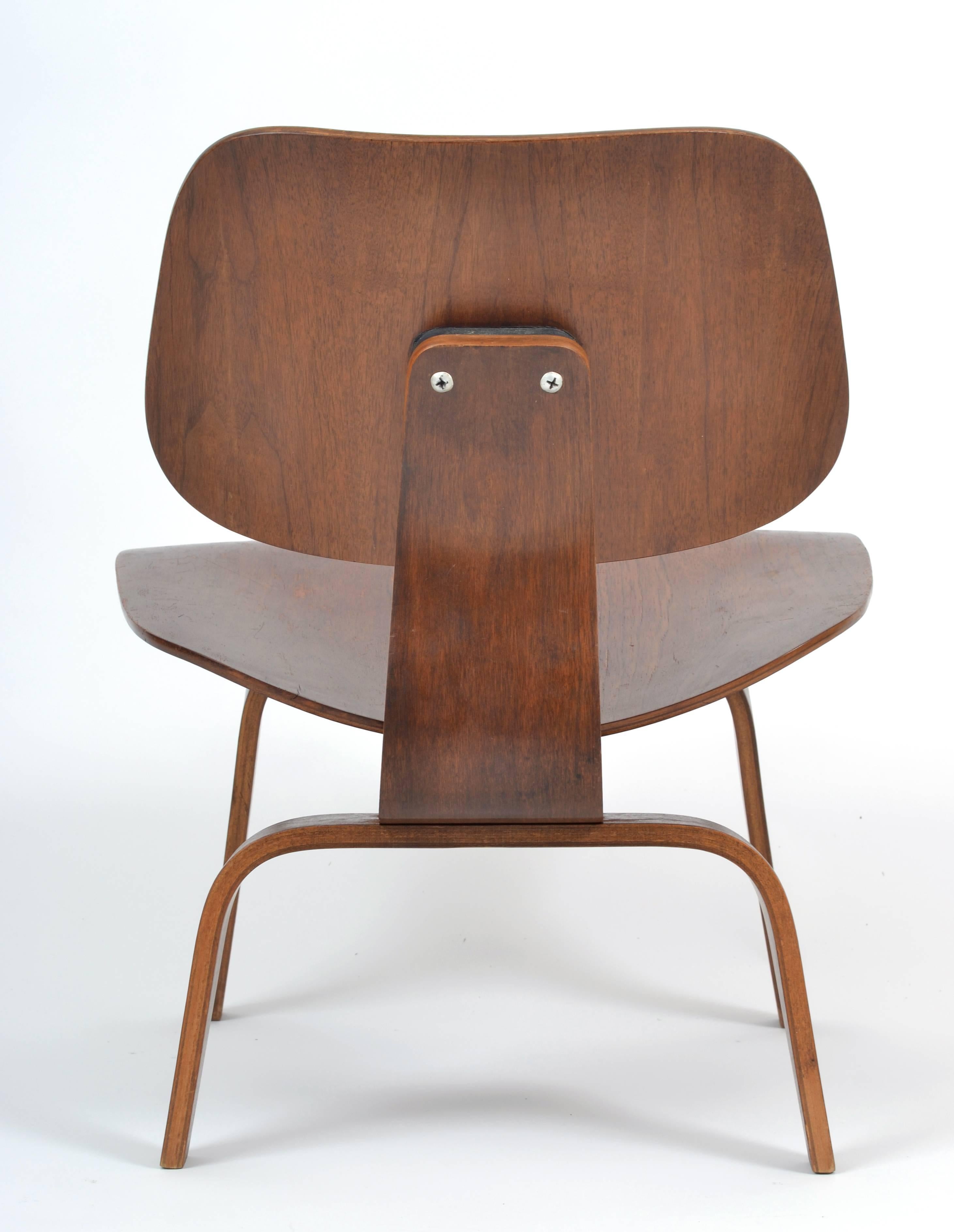 American Herman Miller Walnut Evans LCW Lounge Chair by Charles and Ray Eames, 1940's