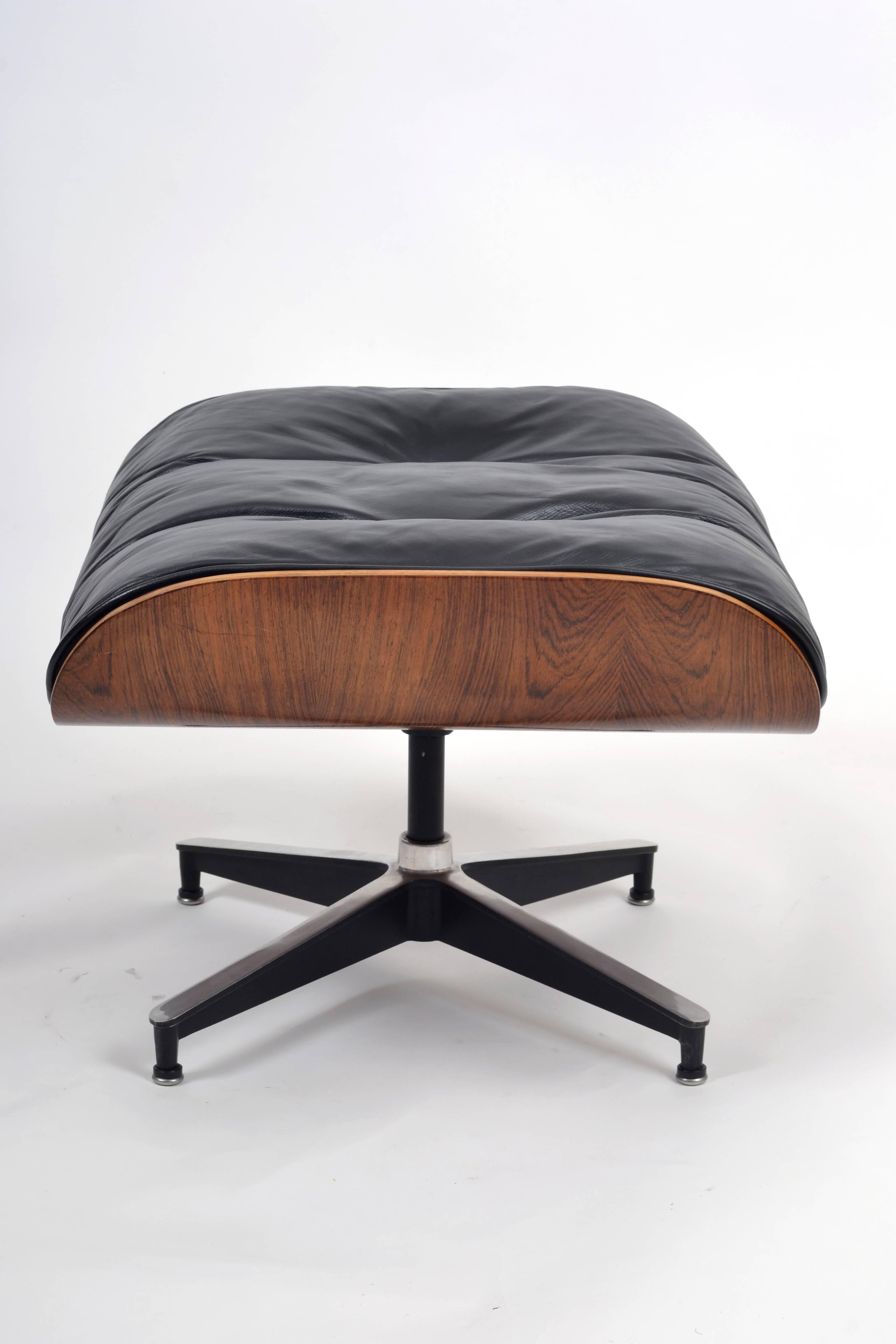 1960s Herman Miller Rosewood Lounge and Ottoman by Charles and Ray Eames 2