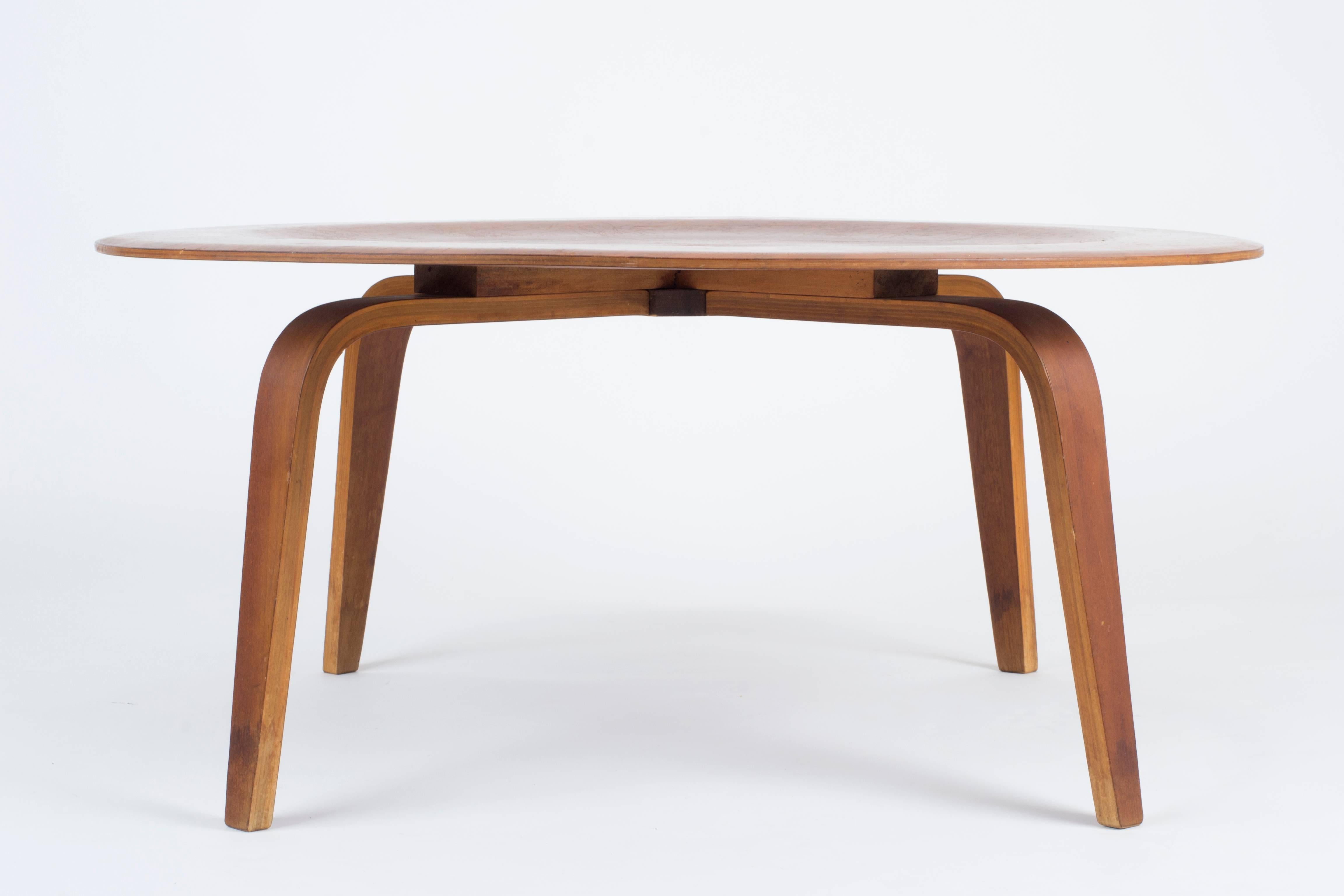 American Eames Herman Miller CTW Coffee Table in Walnut Evans Products, 1940s