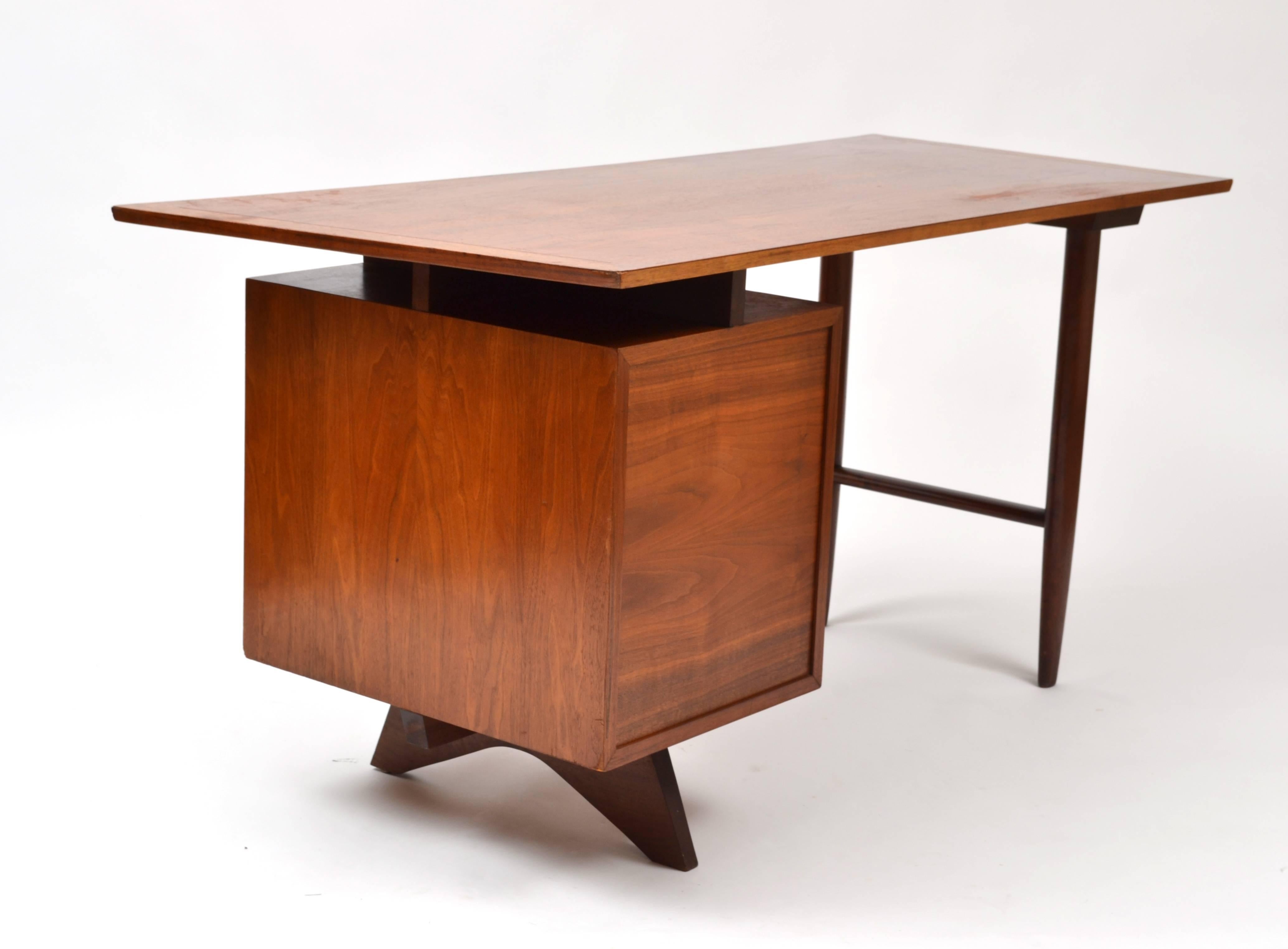 George Nakashima Origins Desk for Widdicomb In Good Condition In Pittsburgh, PA