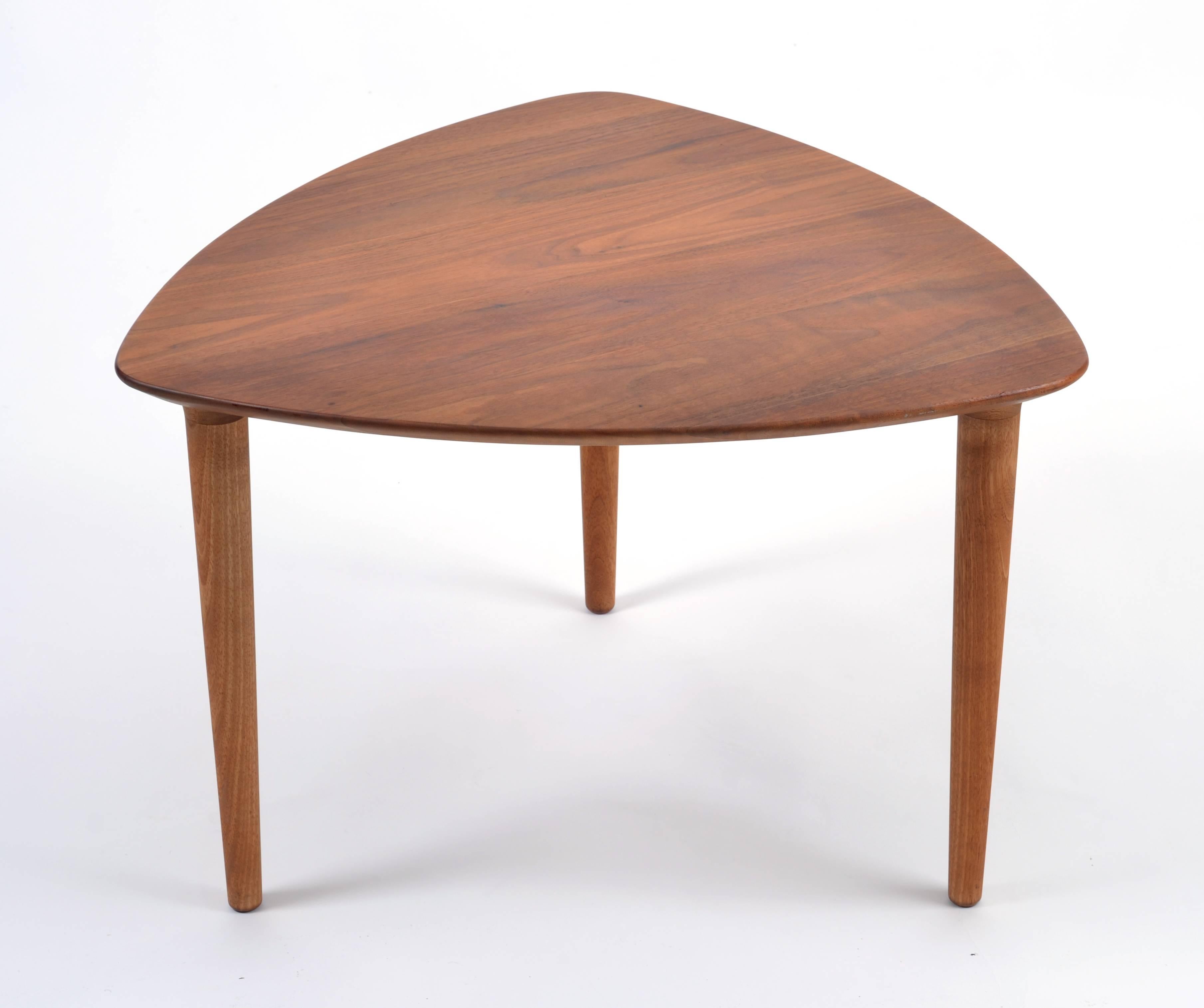 Danish Style Walnut Side Table Attributed to Jerry Glaser In Excellent Condition For Sale In Pittsburgh, PA