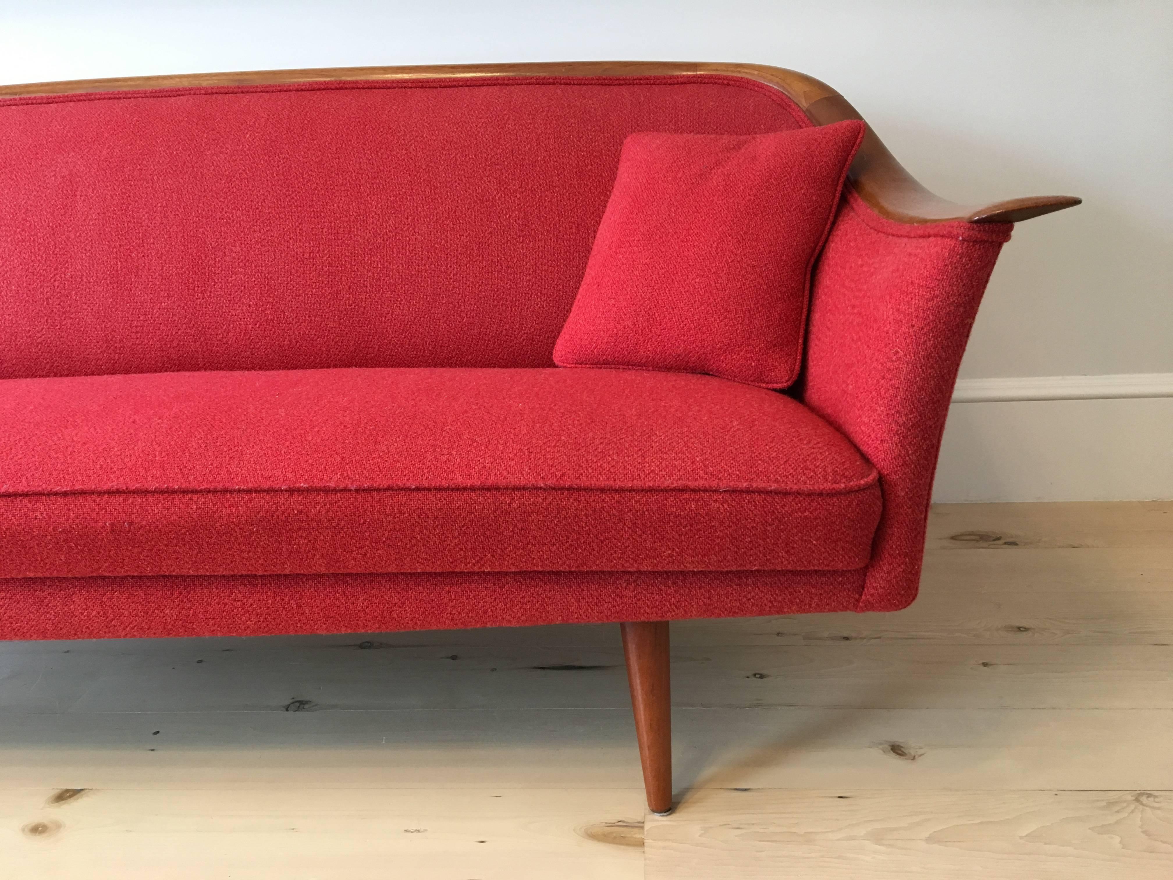 Mid-Century Modern Mid-Century Norwegian Sculptural Sofa by Fredrik Kayser for Vatne For Sale